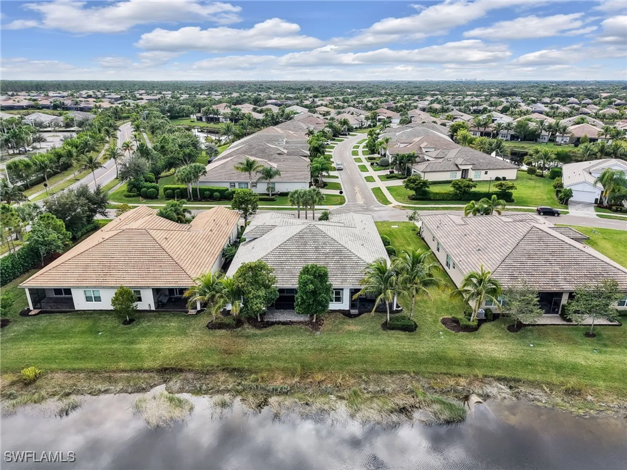 Property Slideshow image 4 of 35 | 28465 abruzzo dr, Bonita Springs, FL, 34135