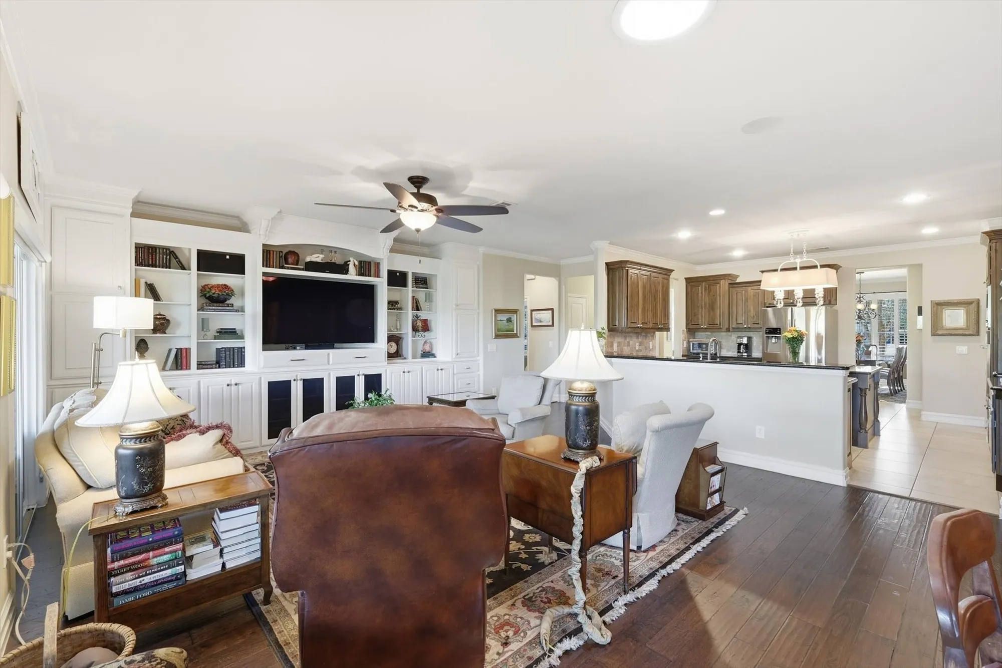 Property Slideshow image 10 of 40 | 6163 loudoun springs dr, Frisco, TX, 75036