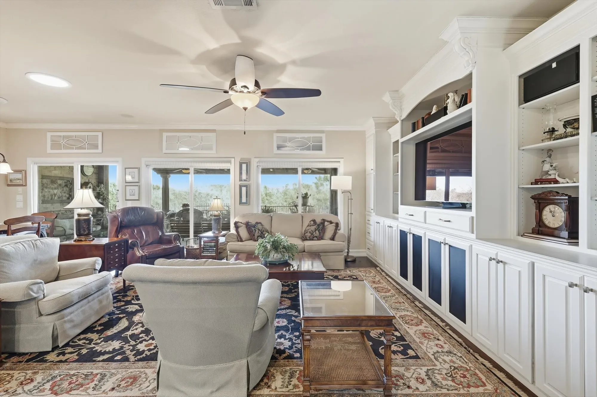 Property Slideshow image 11 of 40 | 6163 loudoun springs dr, Frisco, TX, 75036