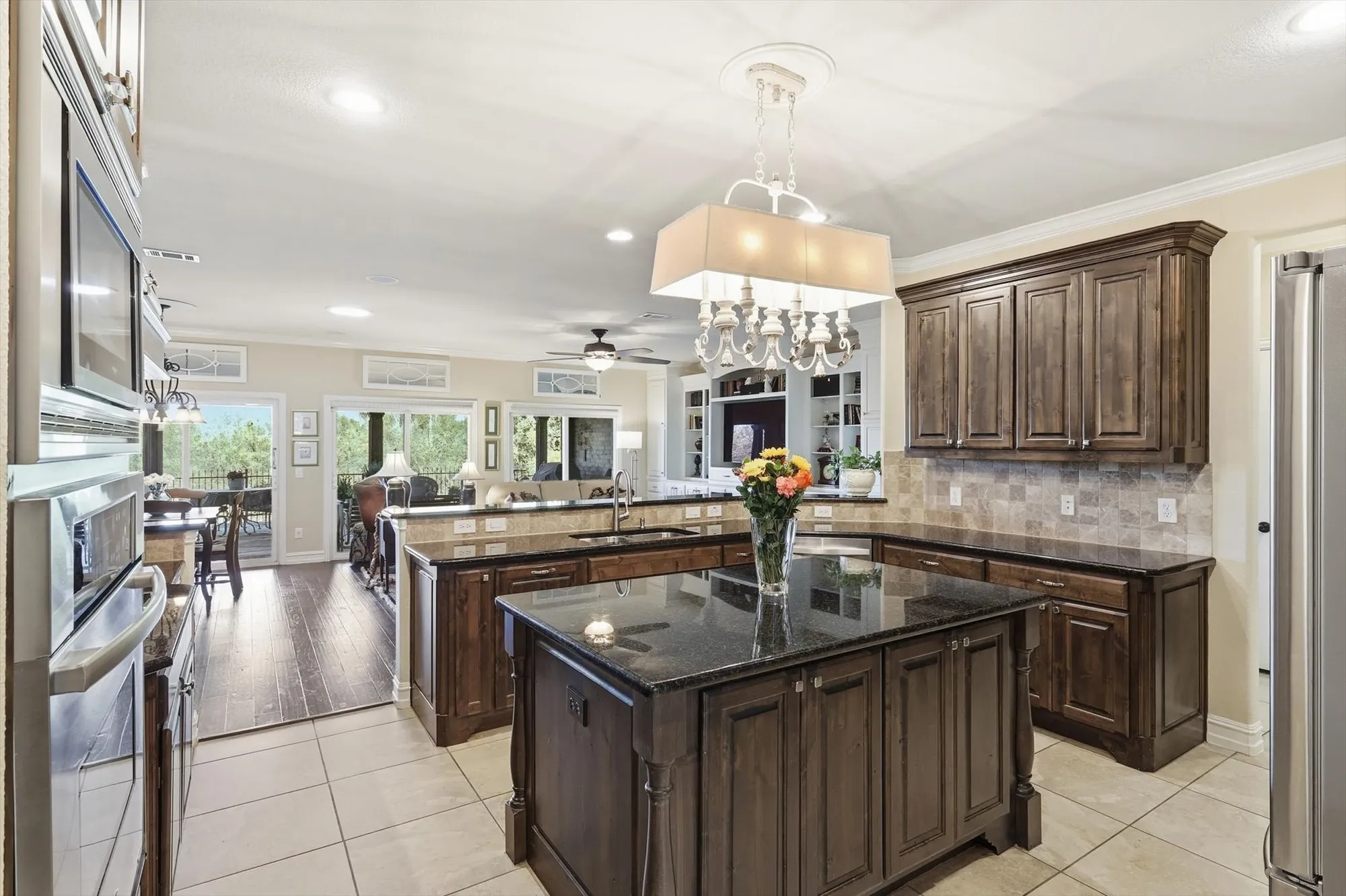 Property Slideshow image 13 of 40 | 6163 loudoun springs dr, Frisco, TX, 75036