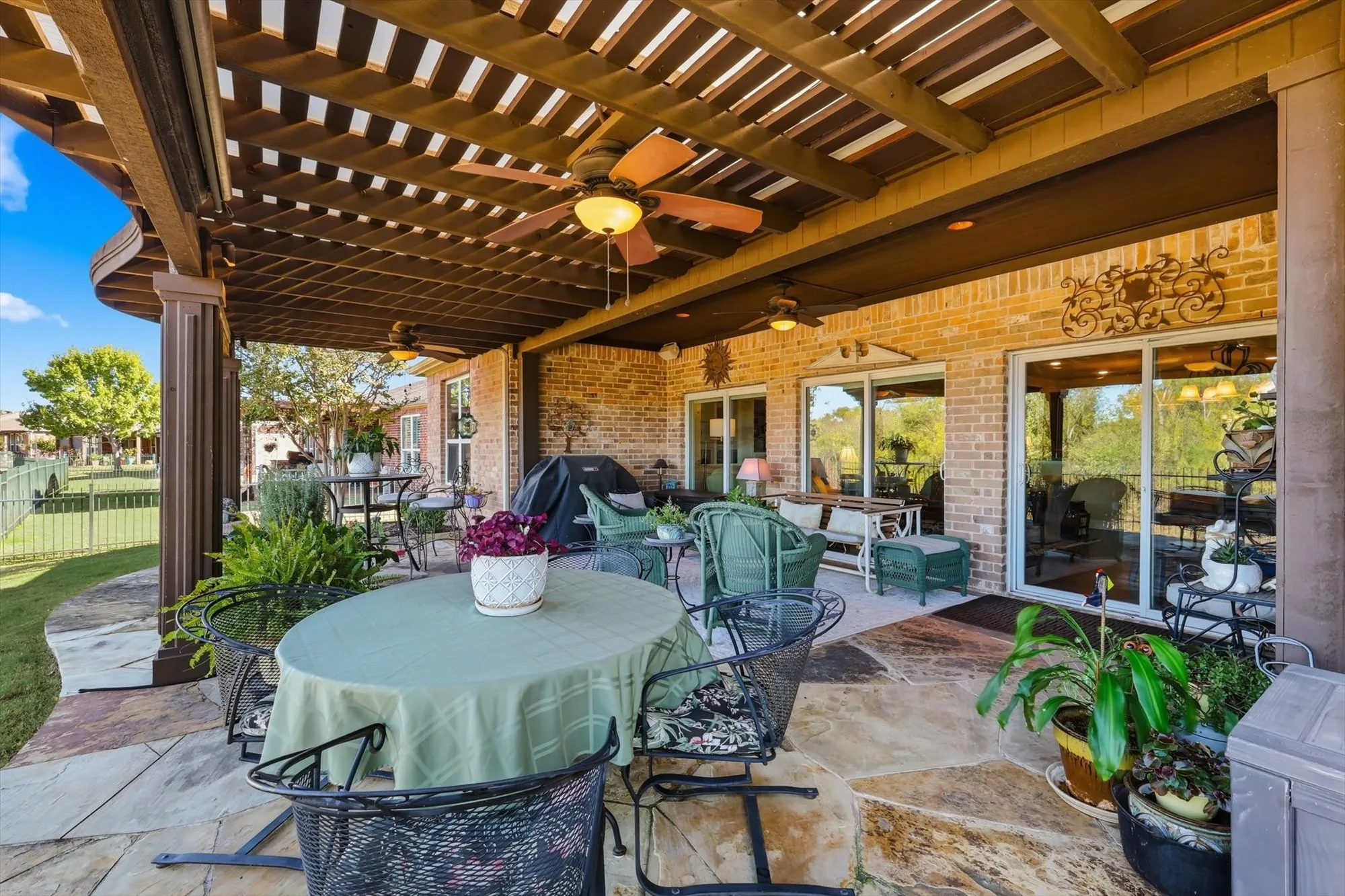 Property Slideshow image 28 of 40 | 6163 loudoun springs dr, Frisco, TX, 75036