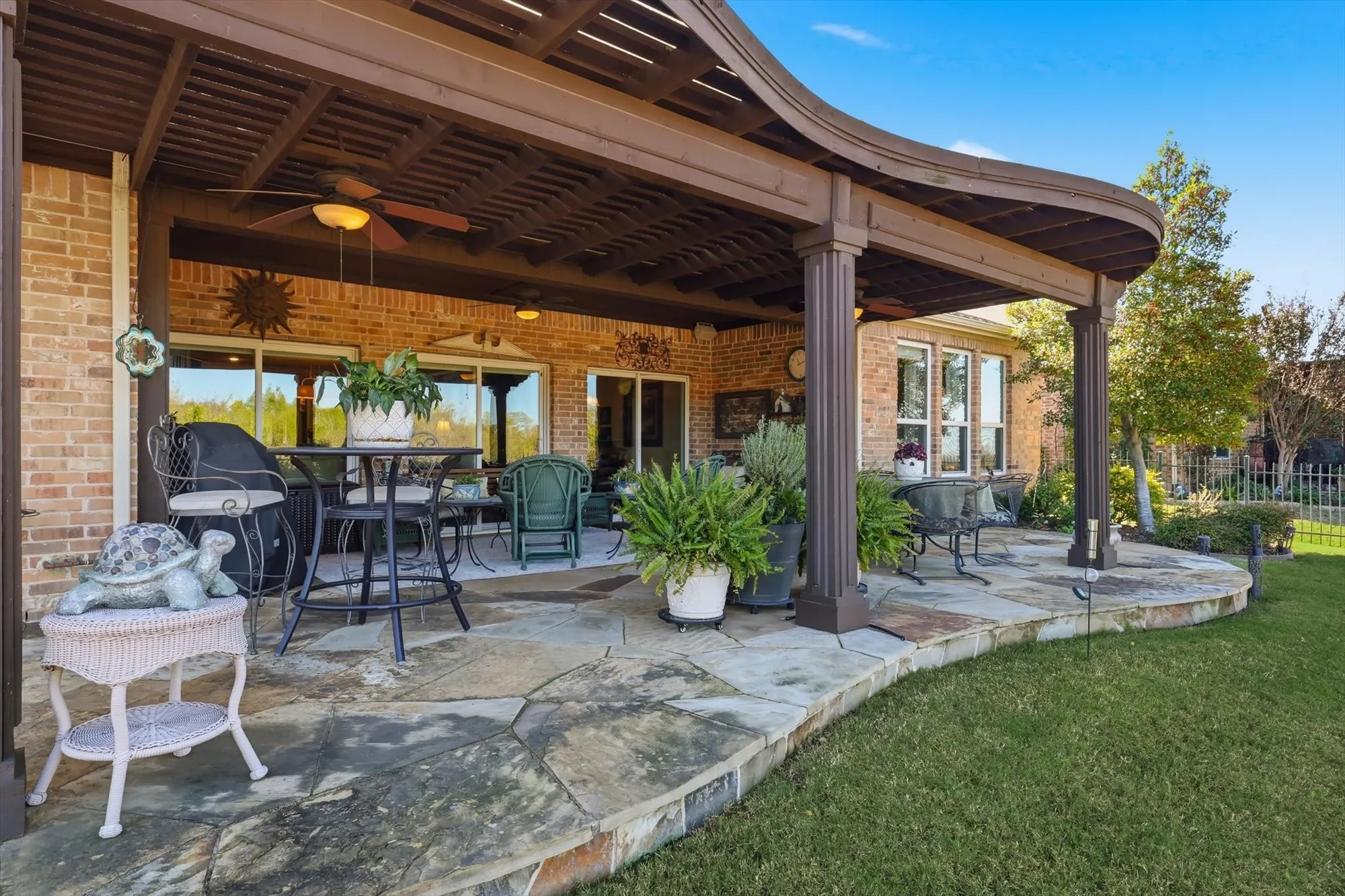 Property Slideshow image 29 of 40 | 6163 loudoun springs dr, Frisco, TX, 75036