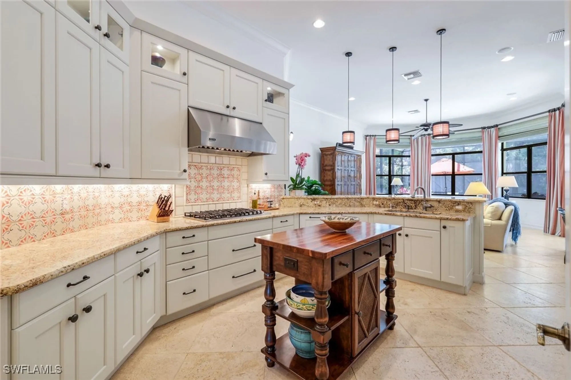 Property Slideshow image 17 of 43 | 6477 costa cir, Naples, FL, 34113