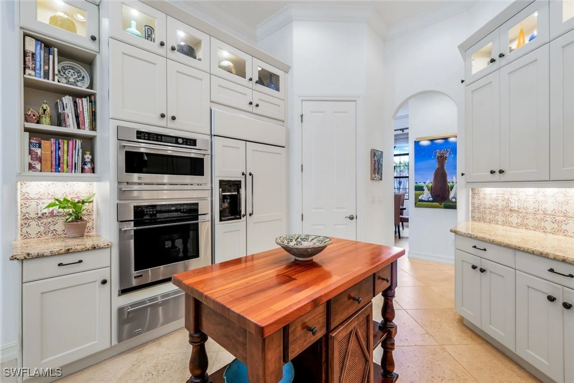 Property Slideshow image 21 of 43 | 6477 costa cir, Naples, FL, 34113