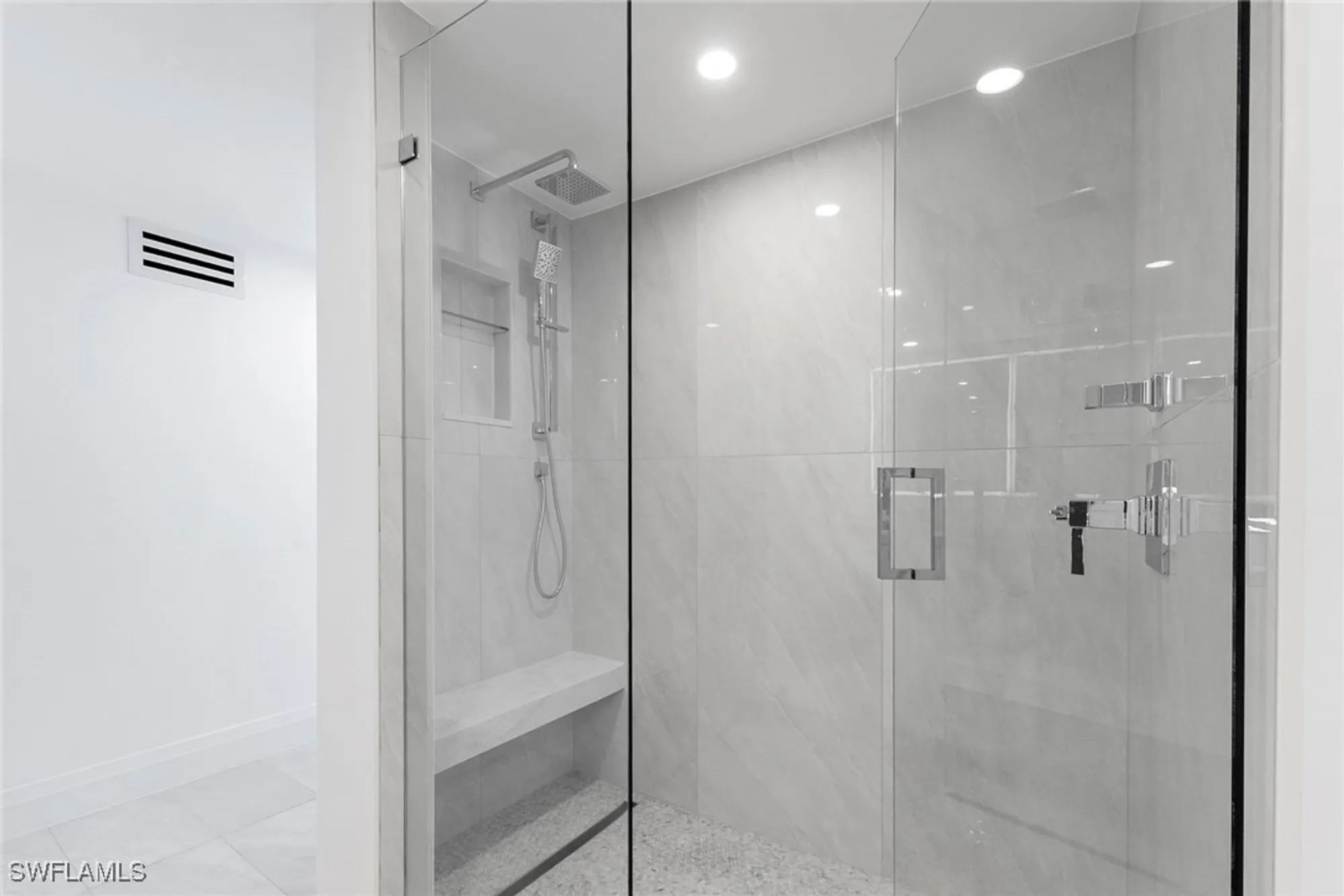 Property Slideshow image 16 of 29 | 2388 gulf shore blvd n # 204, Naples, FL, 34103