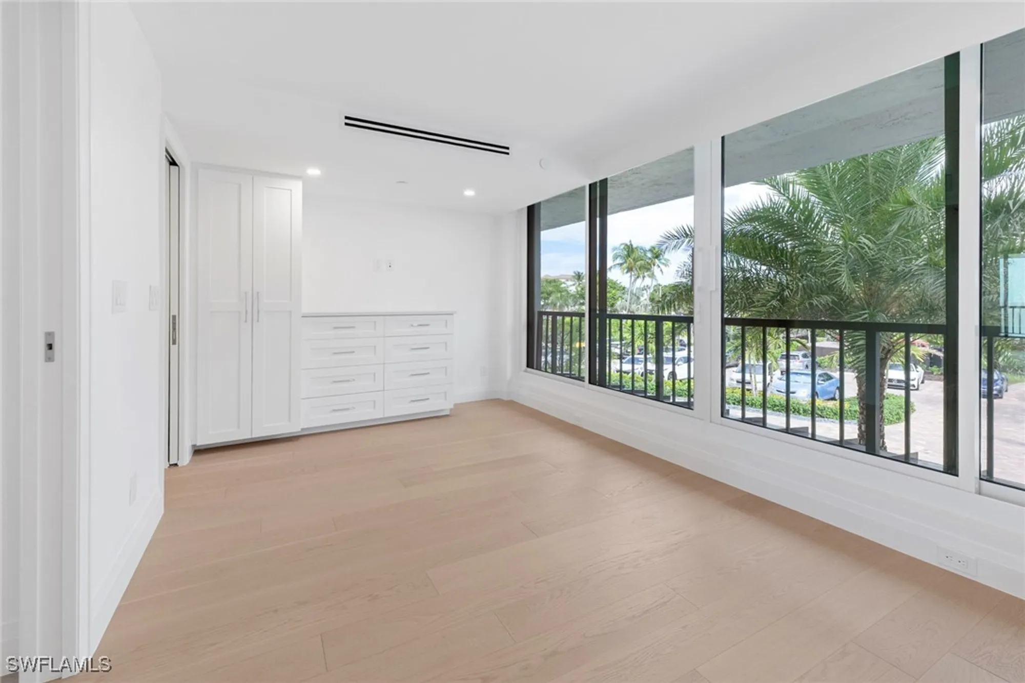 Property Slideshow image 18 of 29 | 2388 gulf shore blvd n # 204, Naples, FL, 34103