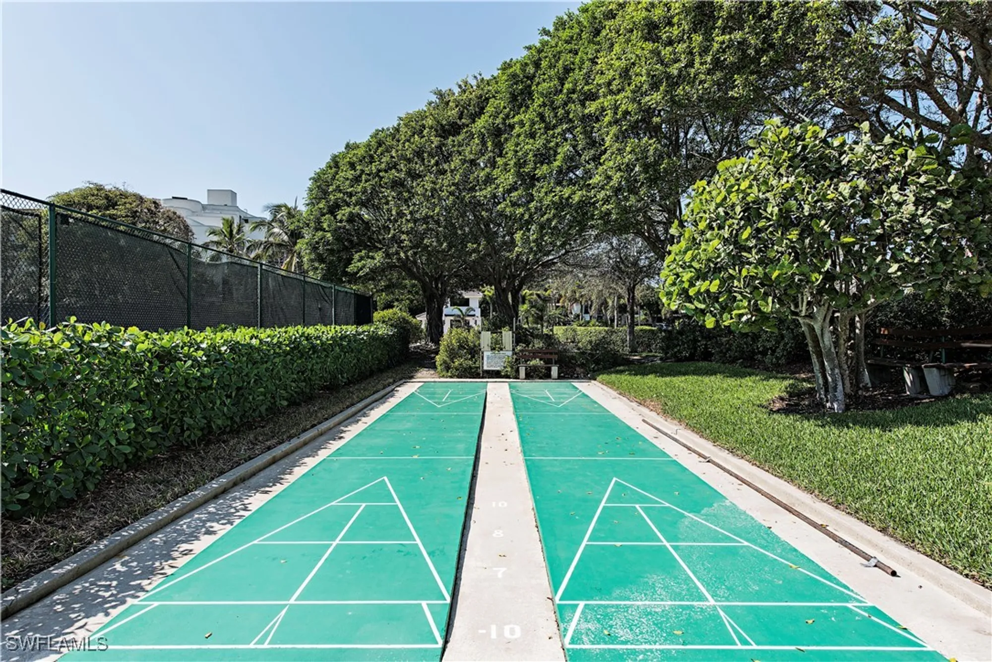 Property Slideshow image 28 of 29 | 2388 gulf shore blvd n # 204, Naples, FL, 34103