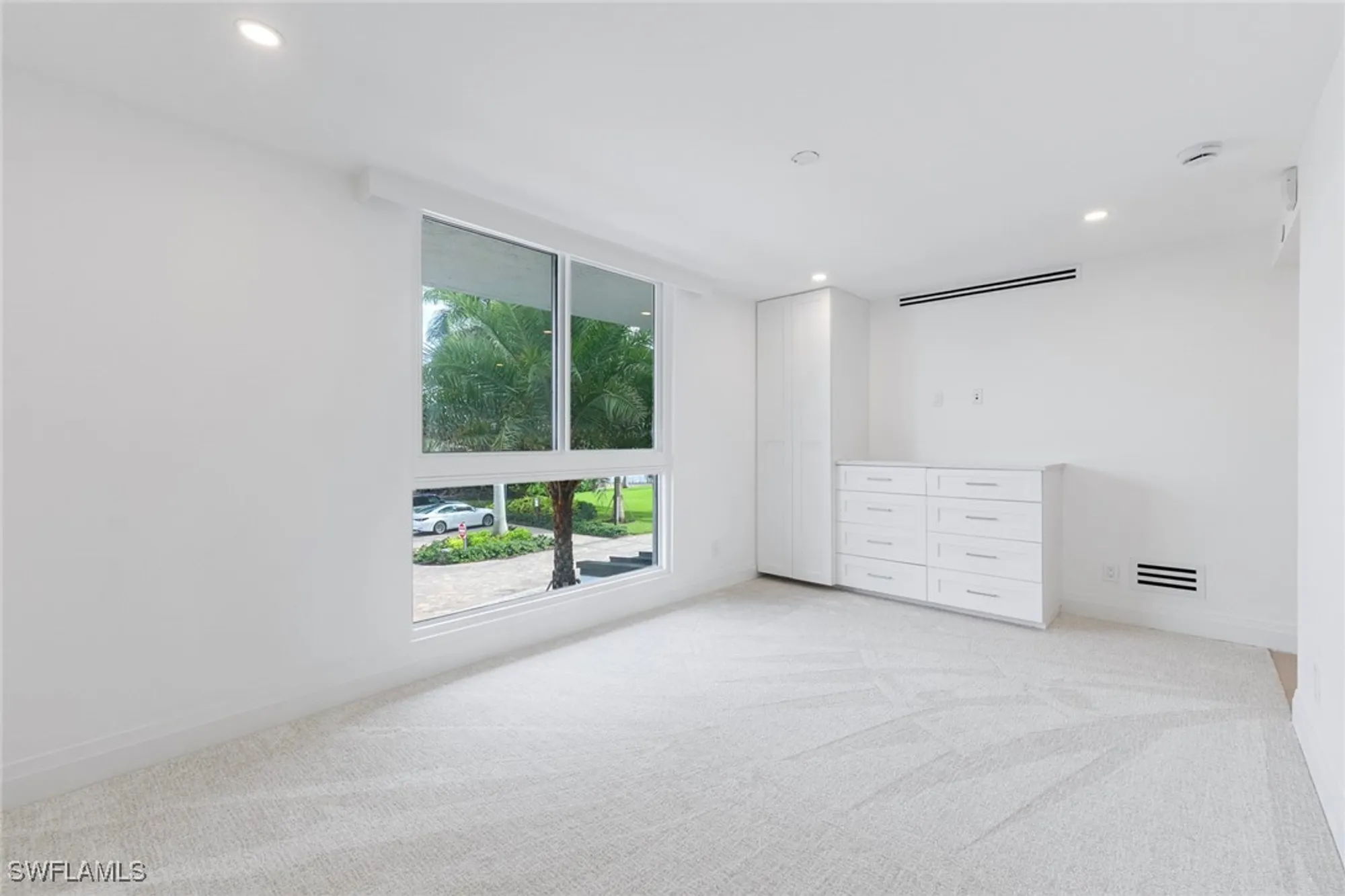 Property Slideshow image 21 of 29 | 2388 gulf shore blvd n # 204, Naples, FL, 34103