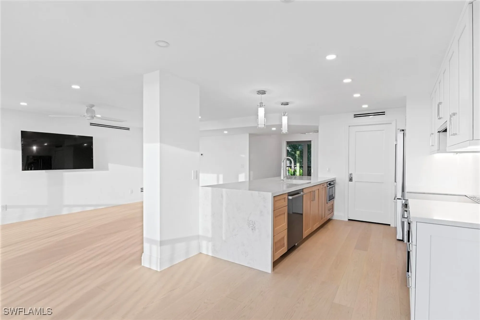 Property Slideshow image 8 of 29 | 2388 gulf shore blvd n # 204, Naples, FL, 34103