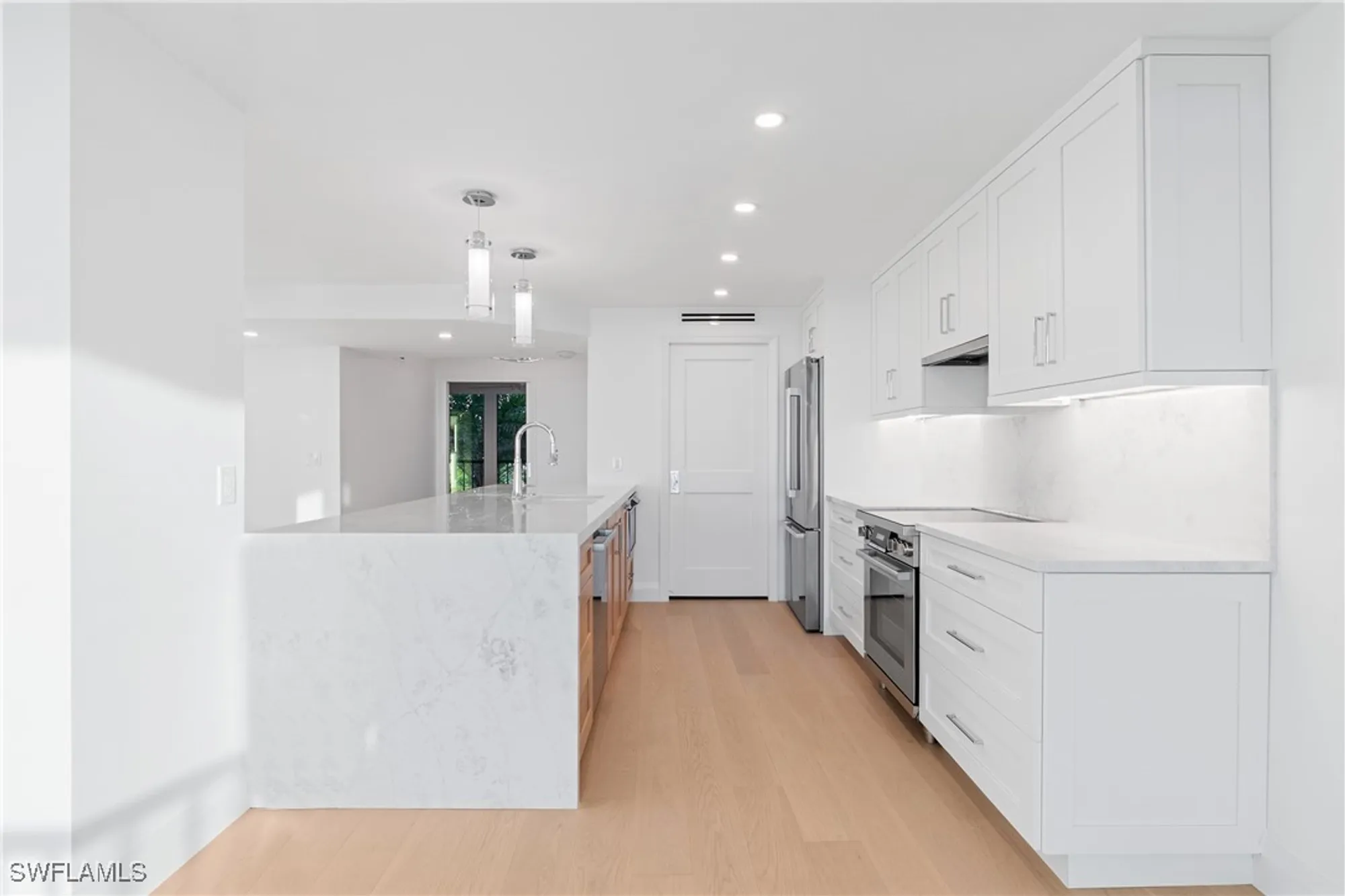 Property Slideshow image 9 of 29 | 2388 gulf shore blvd n # 204, Naples, FL, 34103