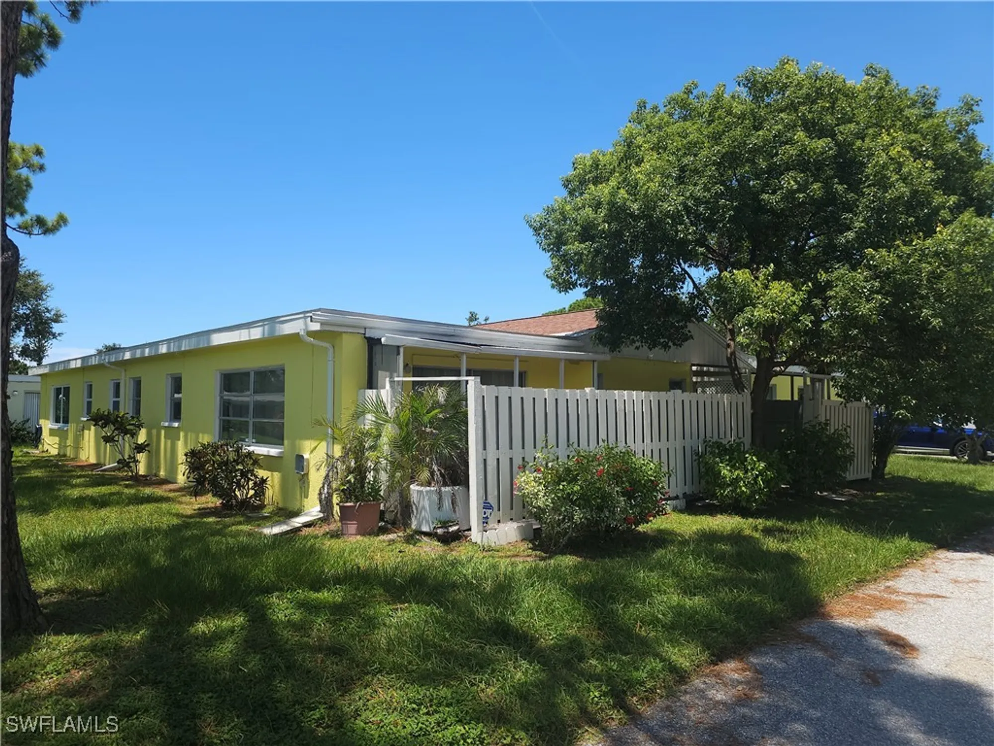 Property Slideshow image 26 of 27 | 3538 silver pine ct 87, Sarasota, FL, 34231