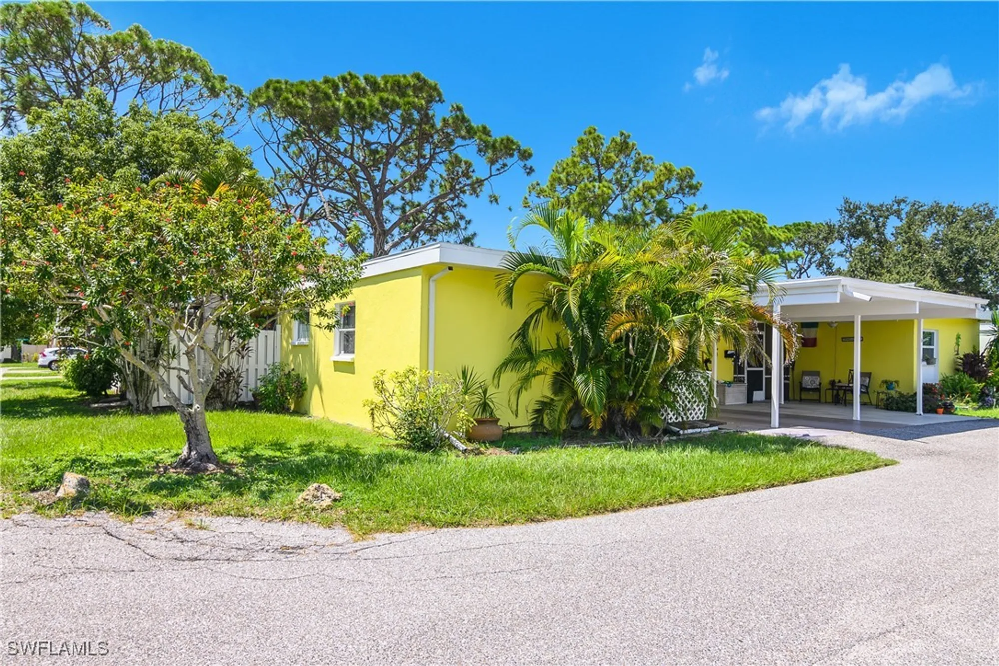 Property Slideshow image 2 of 27 | 3538 silver pine ct 87, Sarasota, FL, 34231