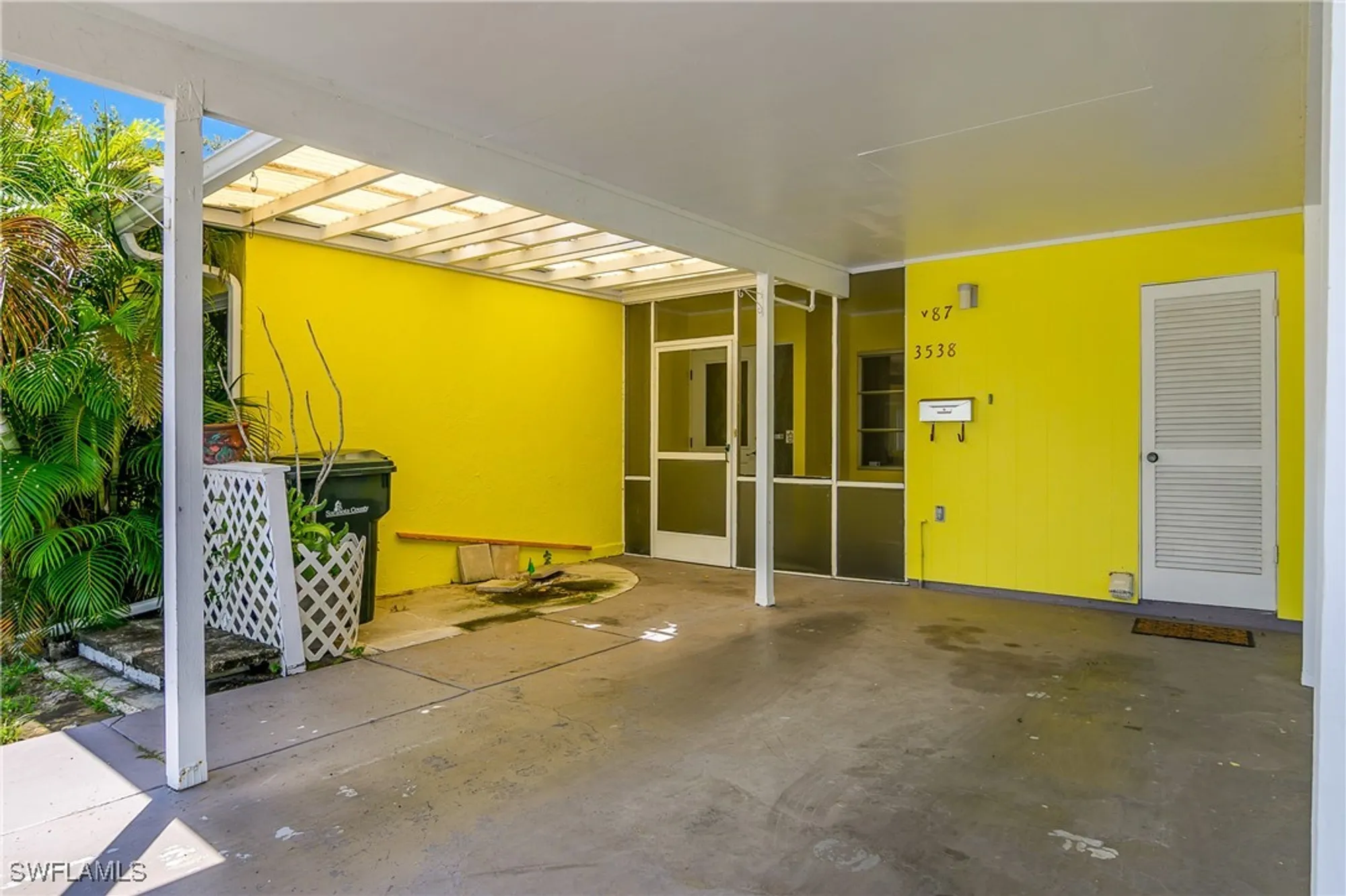 Property Slideshow image 23 of 27 | 3538 silver pine ct 87, Sarasota, FL, 34231