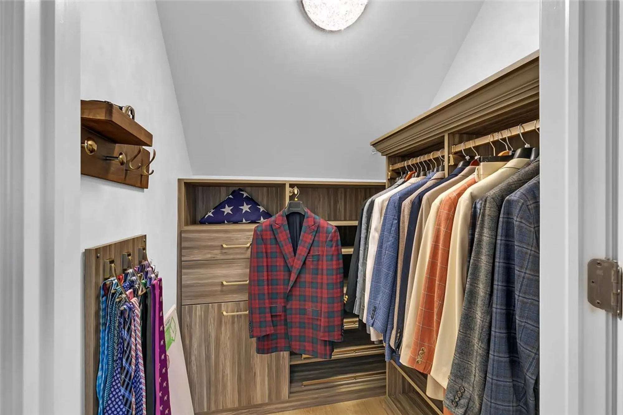 Property Slideshow image 22 of 34 | 2304 eaglescliffe, Williamsburg, VA, 23188