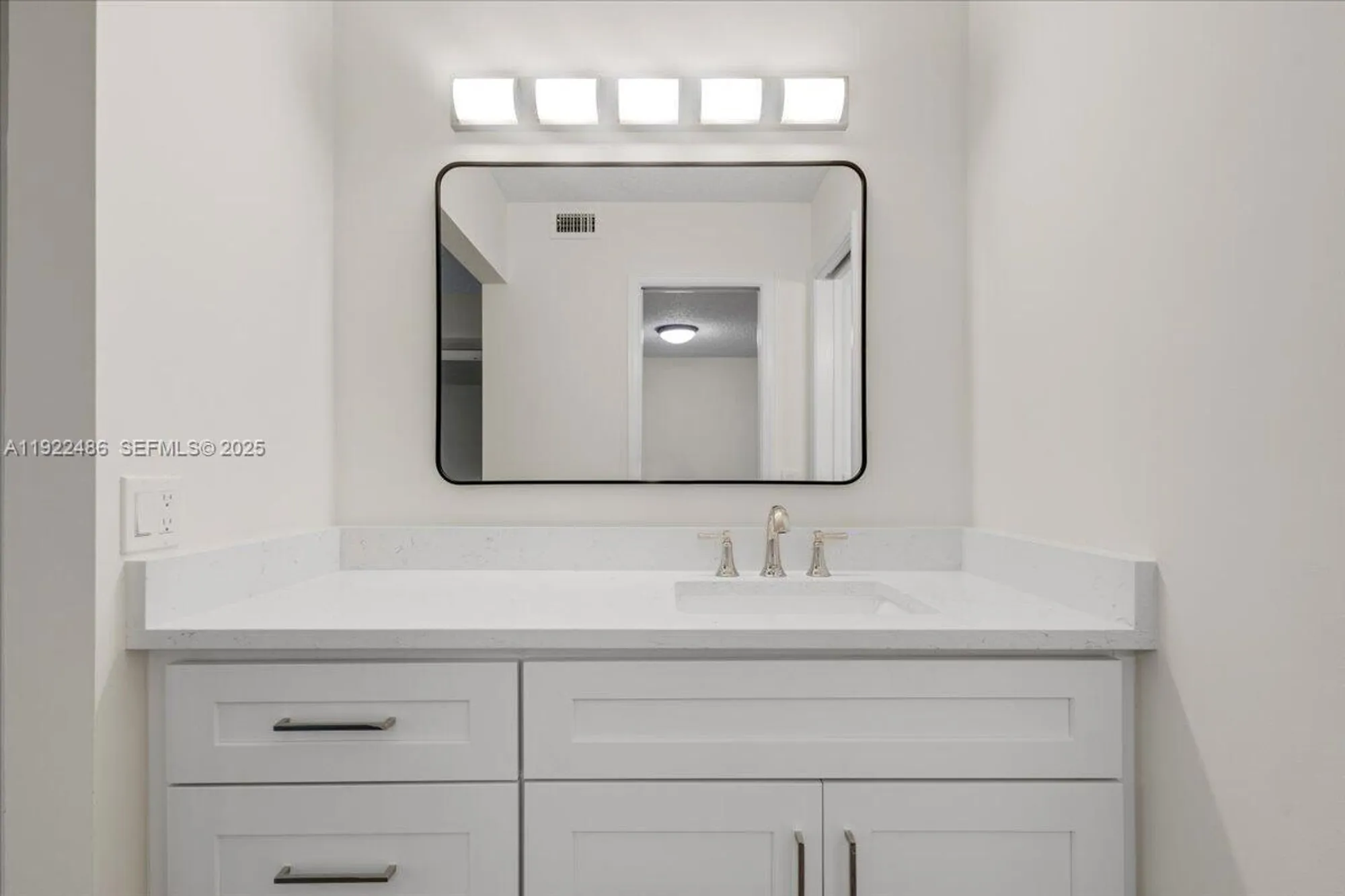 Property Slideshow image 10 of 18 | 10187 mangrove dr apt 201, Boynton Beach, FL, 33437