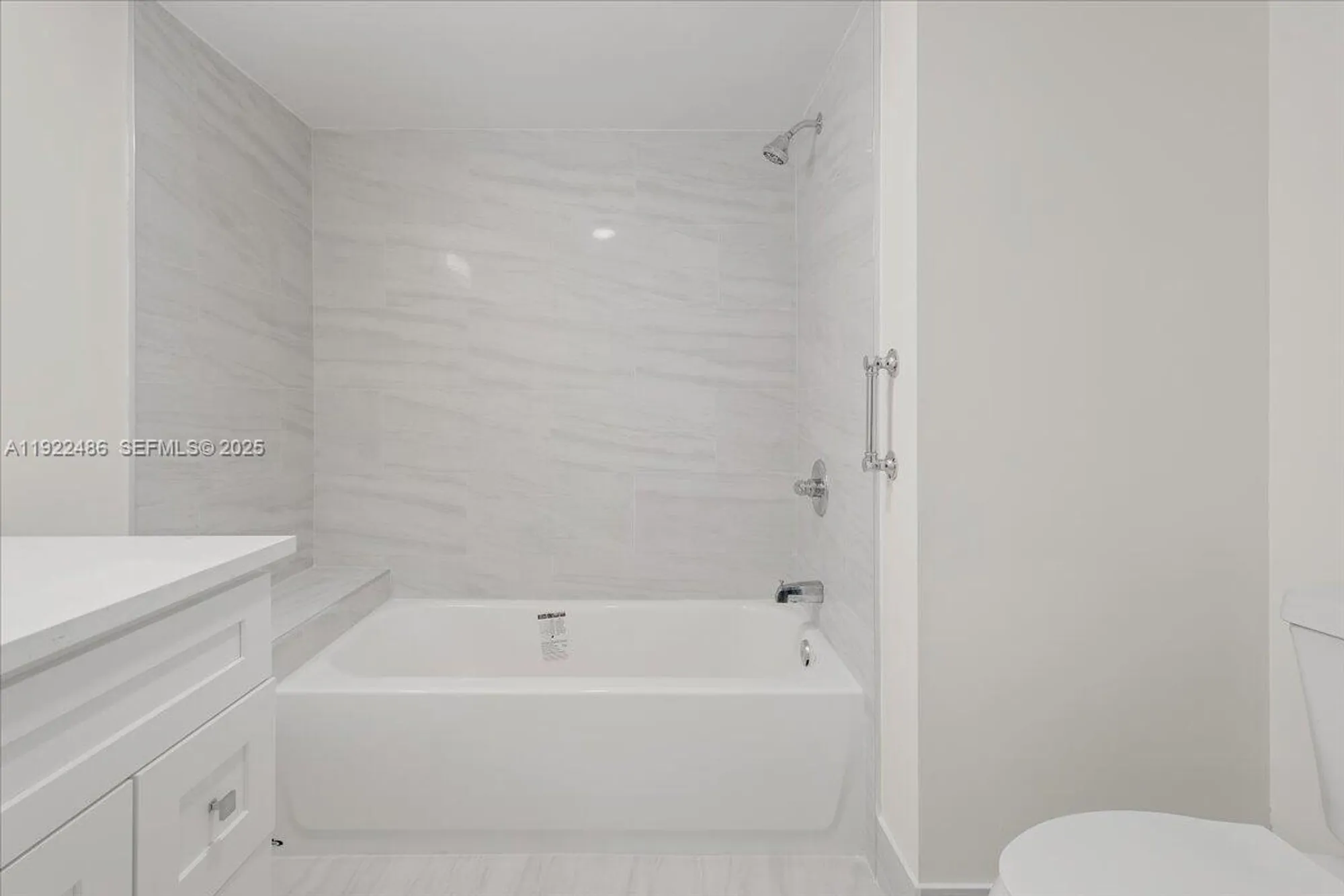 Property Slideshow image 11 of 18 | 10187 mangrove dr apt 201, Boynton Beach, FL, 33437