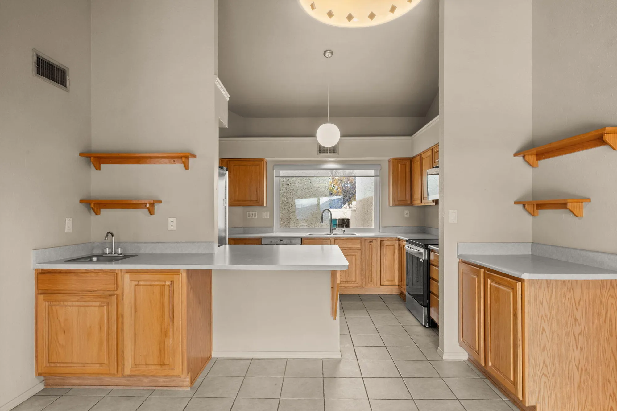 Property Slideshow image 10 of 20 | 504 eastlake dr, Rio Rancho, NM, 87124