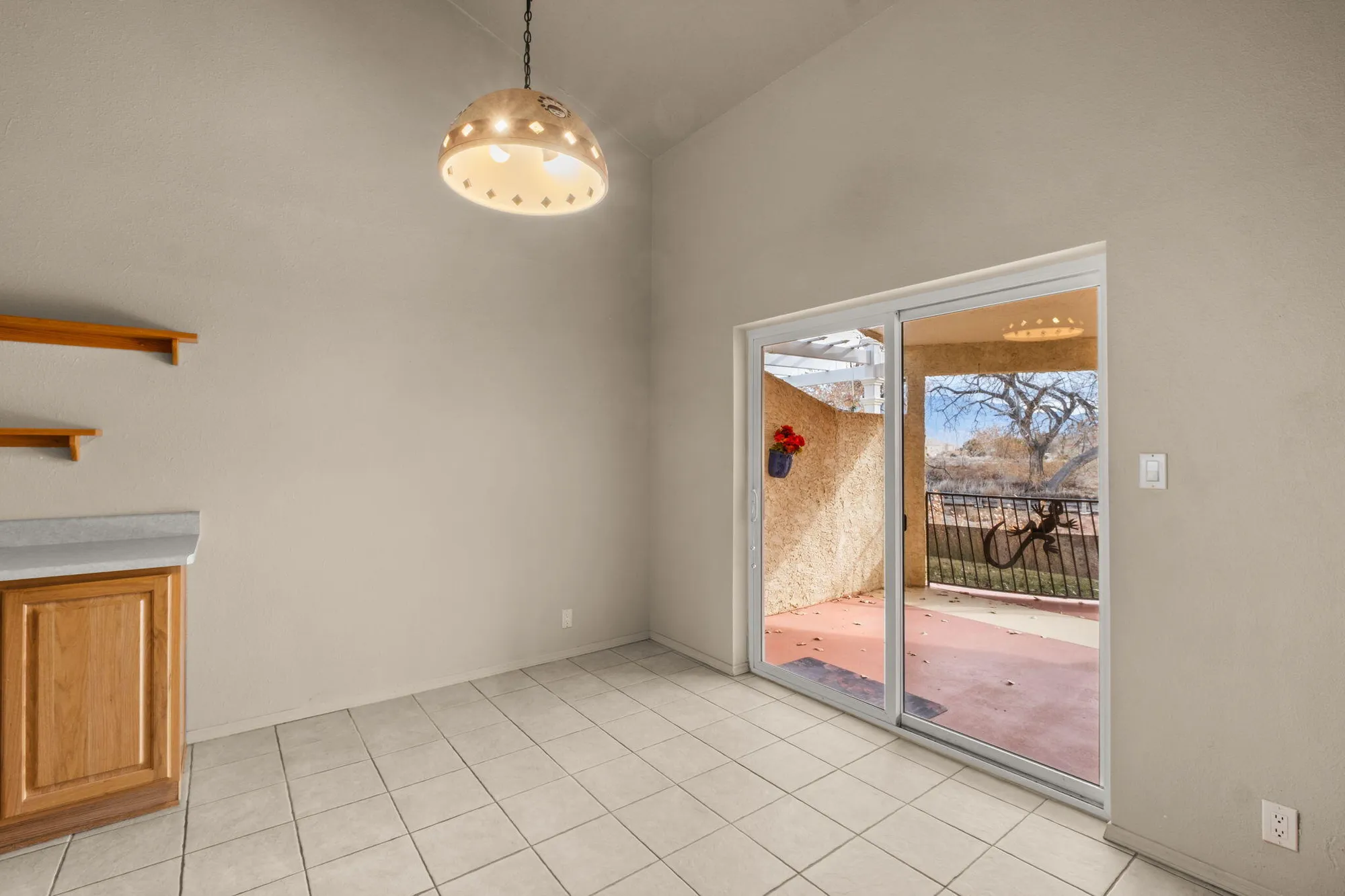 Property Slideshow image 8 of 20 | 504 eastlake dr, Rio Rancho, NM, 87124