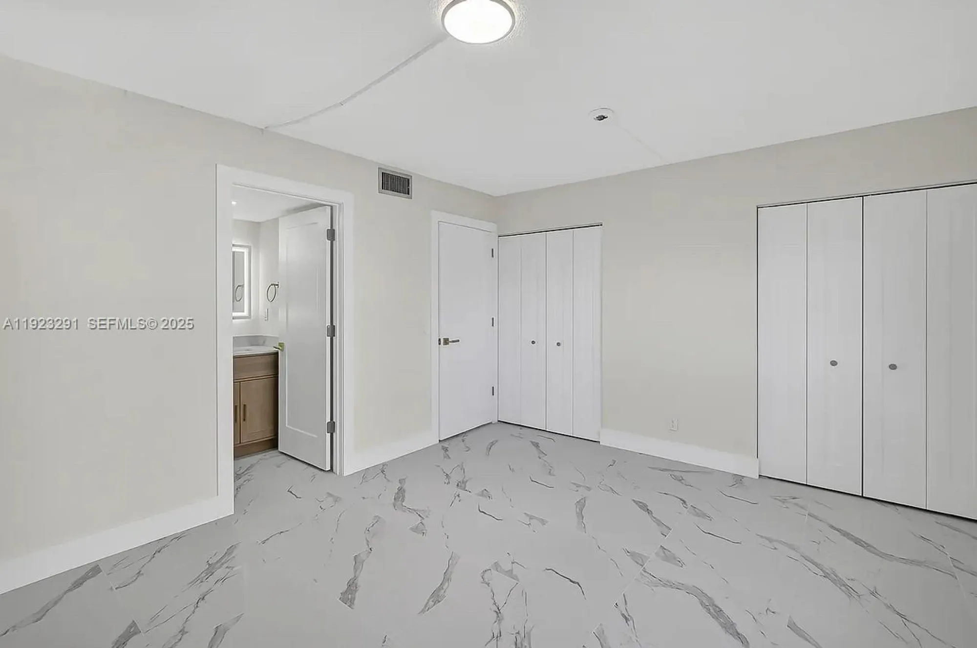 Property Slideshow image 7 of 17 | 201 se 11th ter 102, Dania Beach, FL, 33004