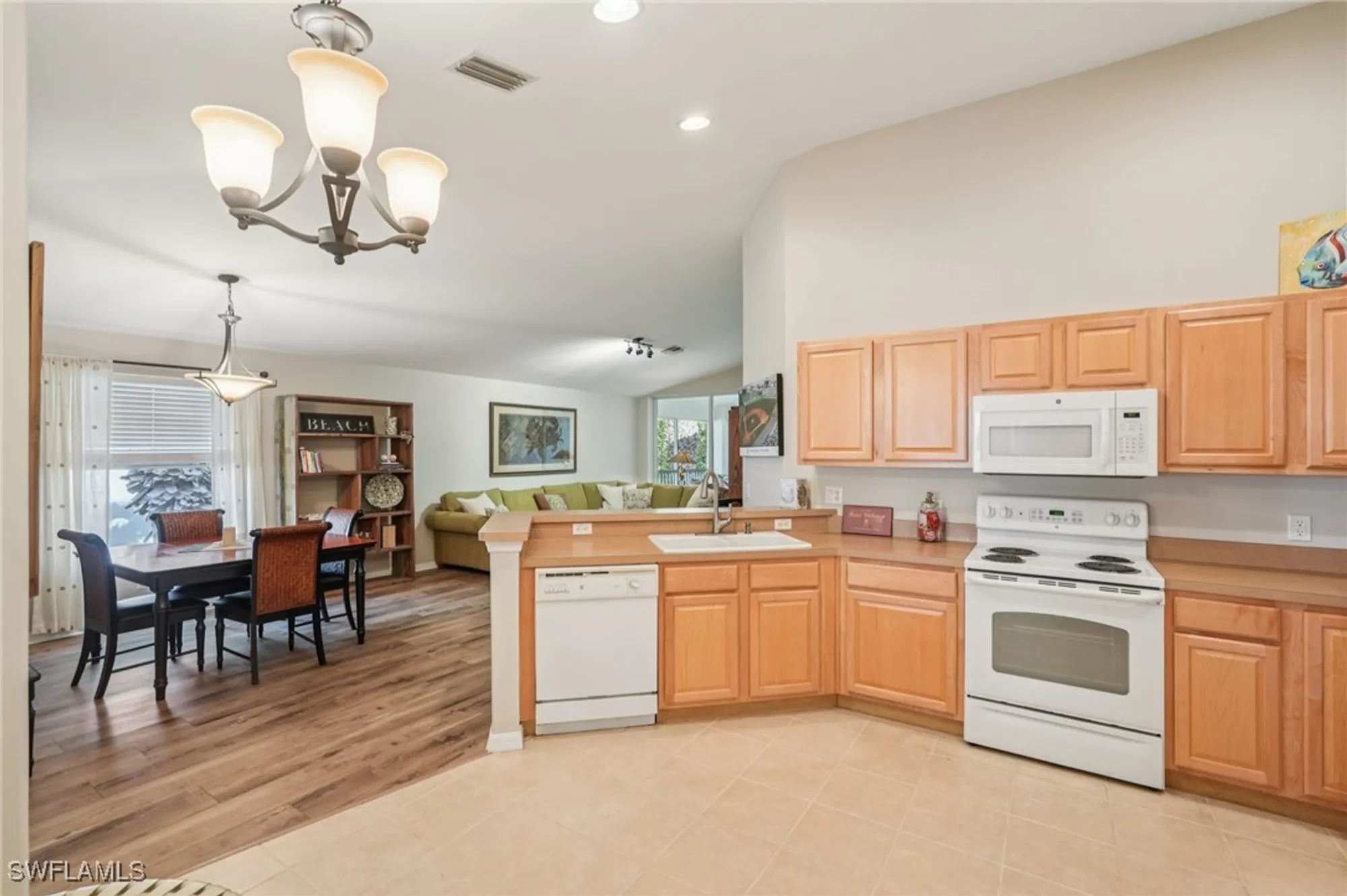 Property Slideshow image 5 of 18 | 9583 hemingway ln 4309, Fort Myers, FL, 33913