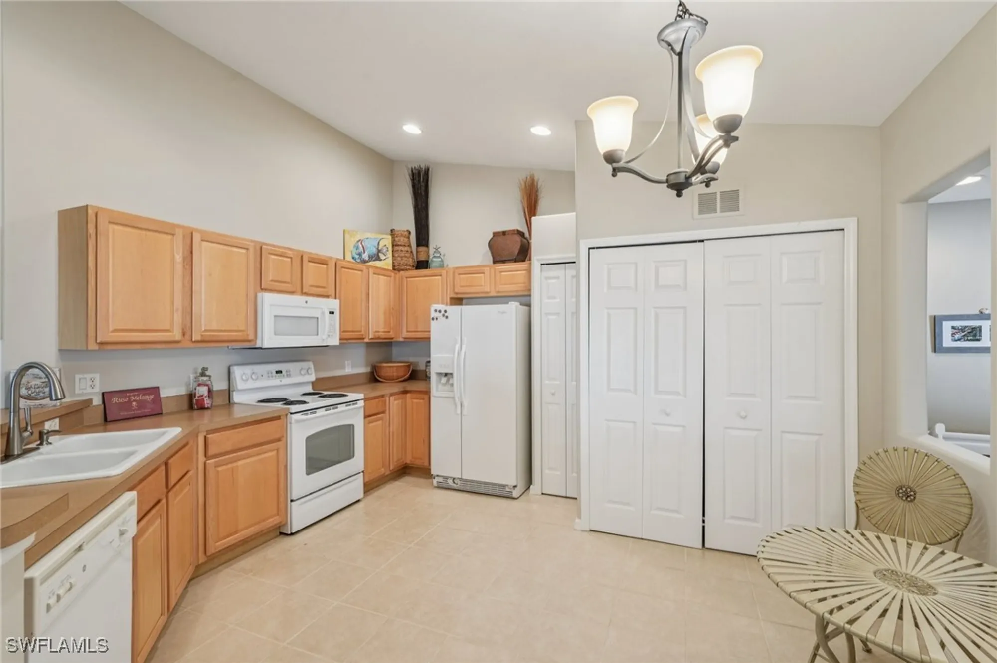 Property Slideshow image 6 of 18 | 9583 hemingway ln 4309, Fort Myers, FL, 33913