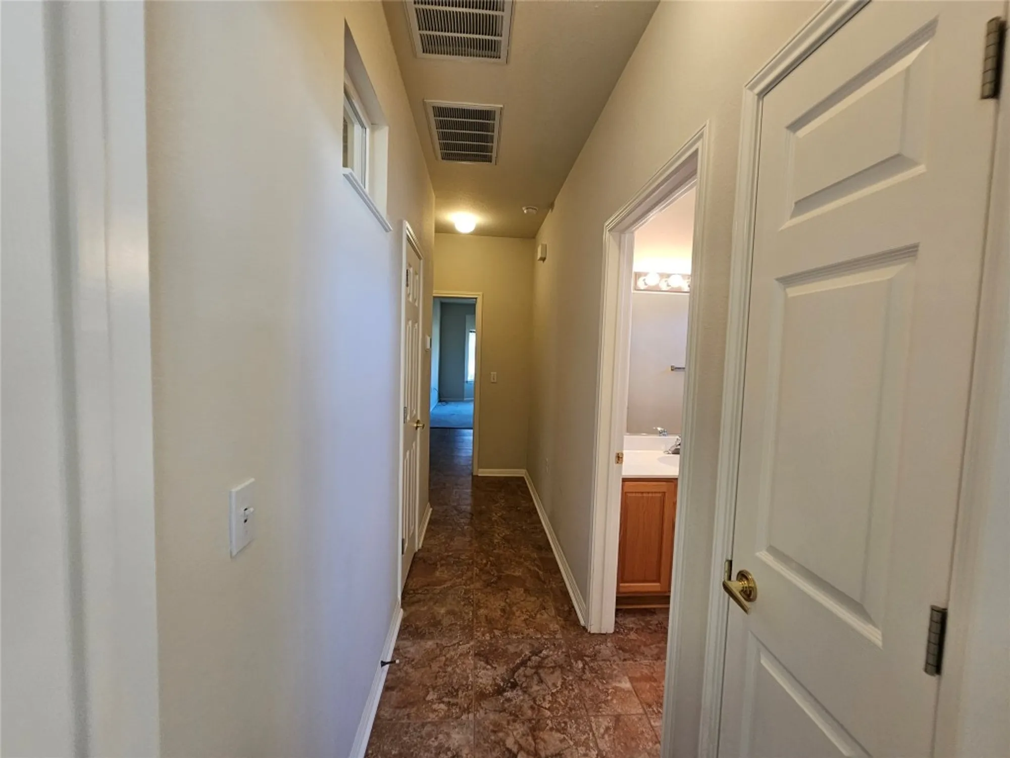 Property Slideshow image 20 of 35 | 211 red poppy trl, Georgetown, TX, 78633