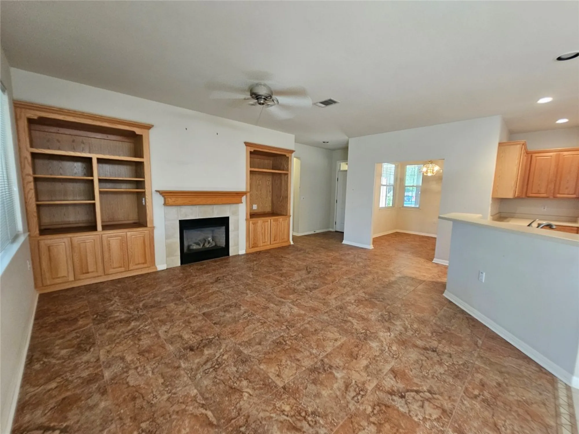 Property Slideshow image 23 of 35 | 211 red poppy trl, Georgetown, TX, 78633