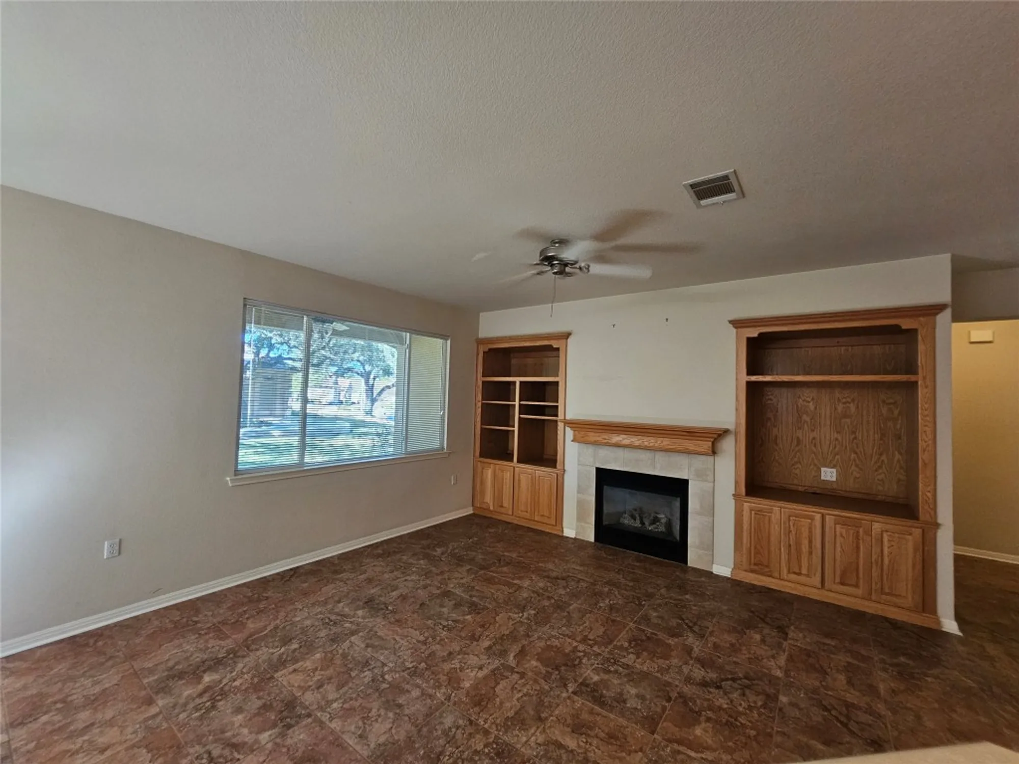 Property Slideshow image 30 of 35 | 211 red poppy trl, Georgetown, TX, 78633