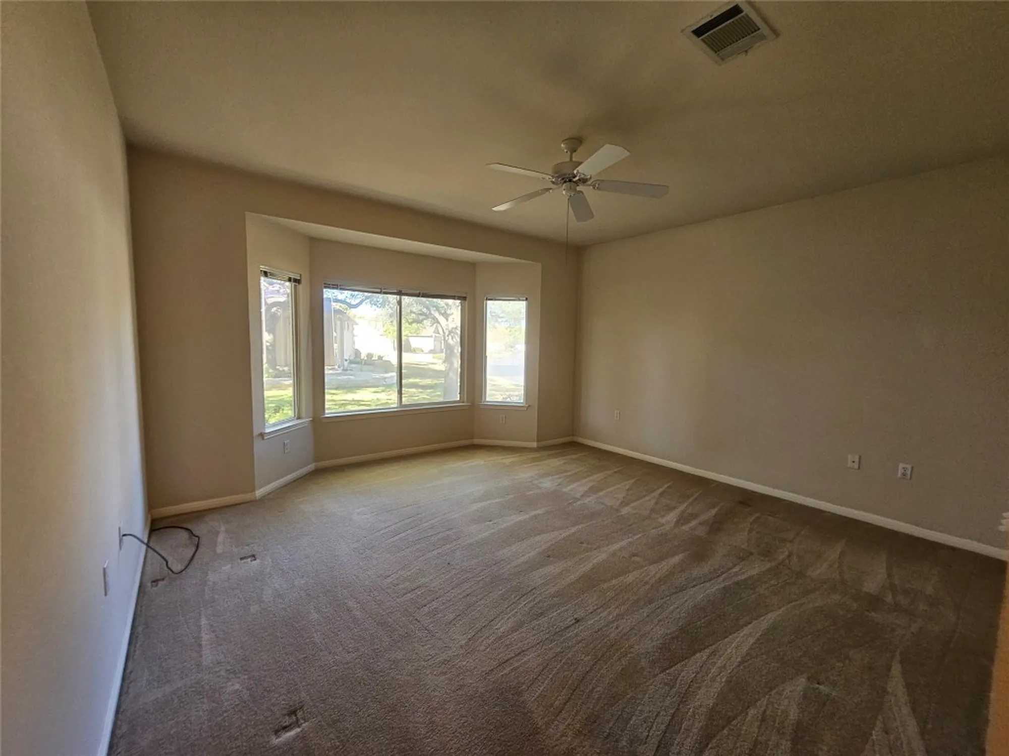 Property Slideshow image 5 of 35 | 211 red poppy trl, Georgetown, TX, 78633