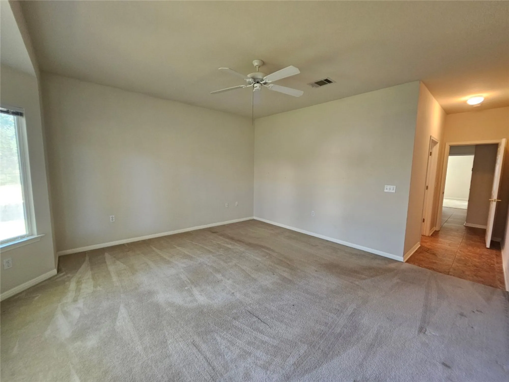 Property Slideshow image 6 of 35 | 211 red poppy trl, Georgetown, TX, 78633