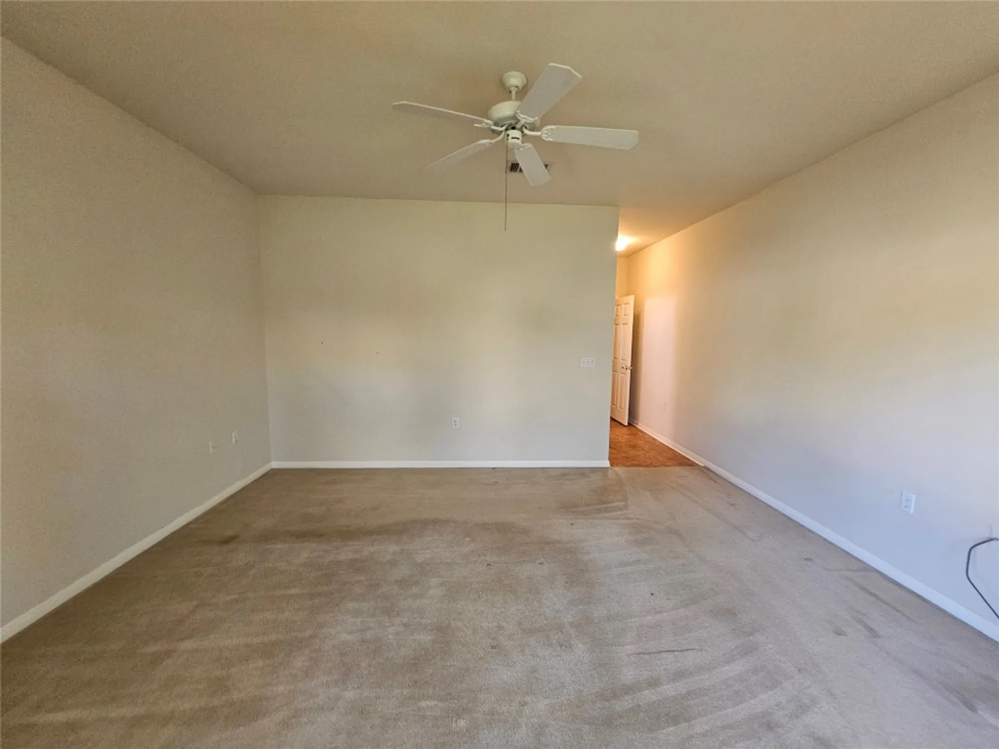 Property Slideshow image 7 of 35 | 211 red poppy trl, Georgetown, TX, 78633