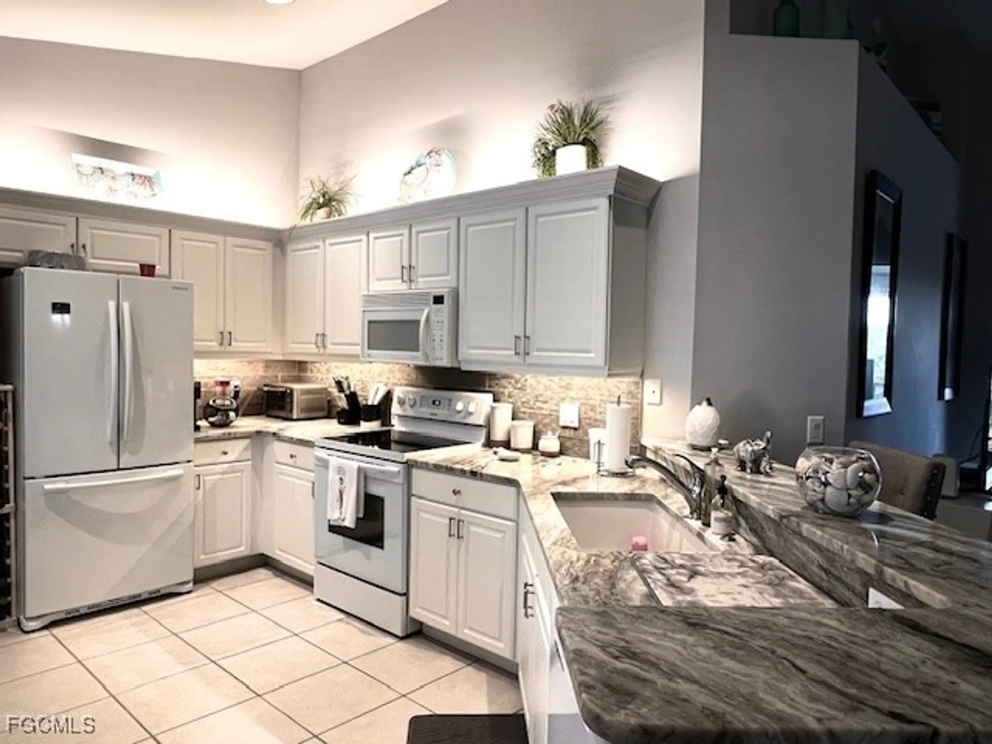 Property Slideshow image 6 of 49 | 10113 colonial country club blvd 2205, Fort Myers, FL, 33913