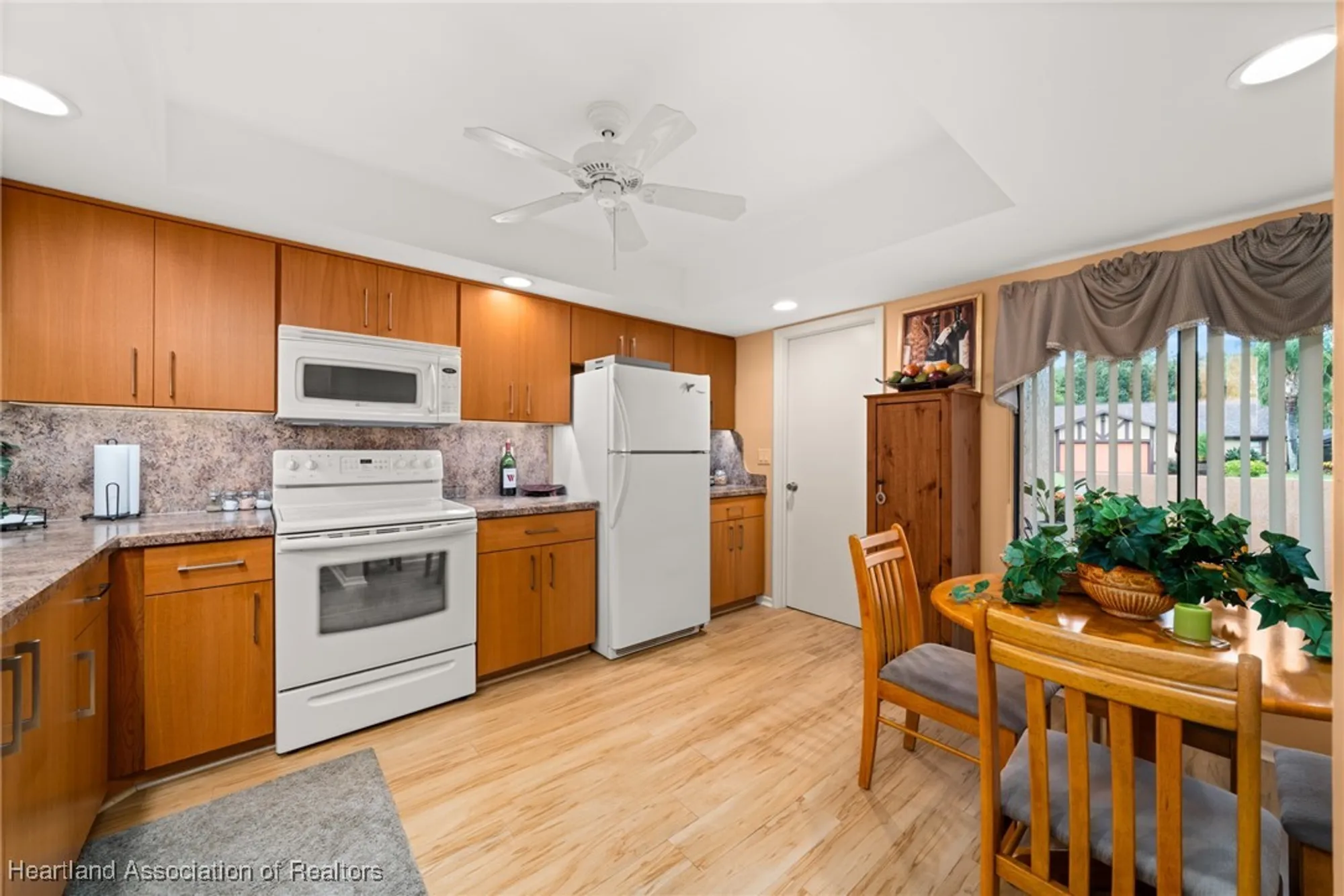 Property Slideshow image 14 of 40 | 3312 waterwood dr, Sebring, FL, 33872