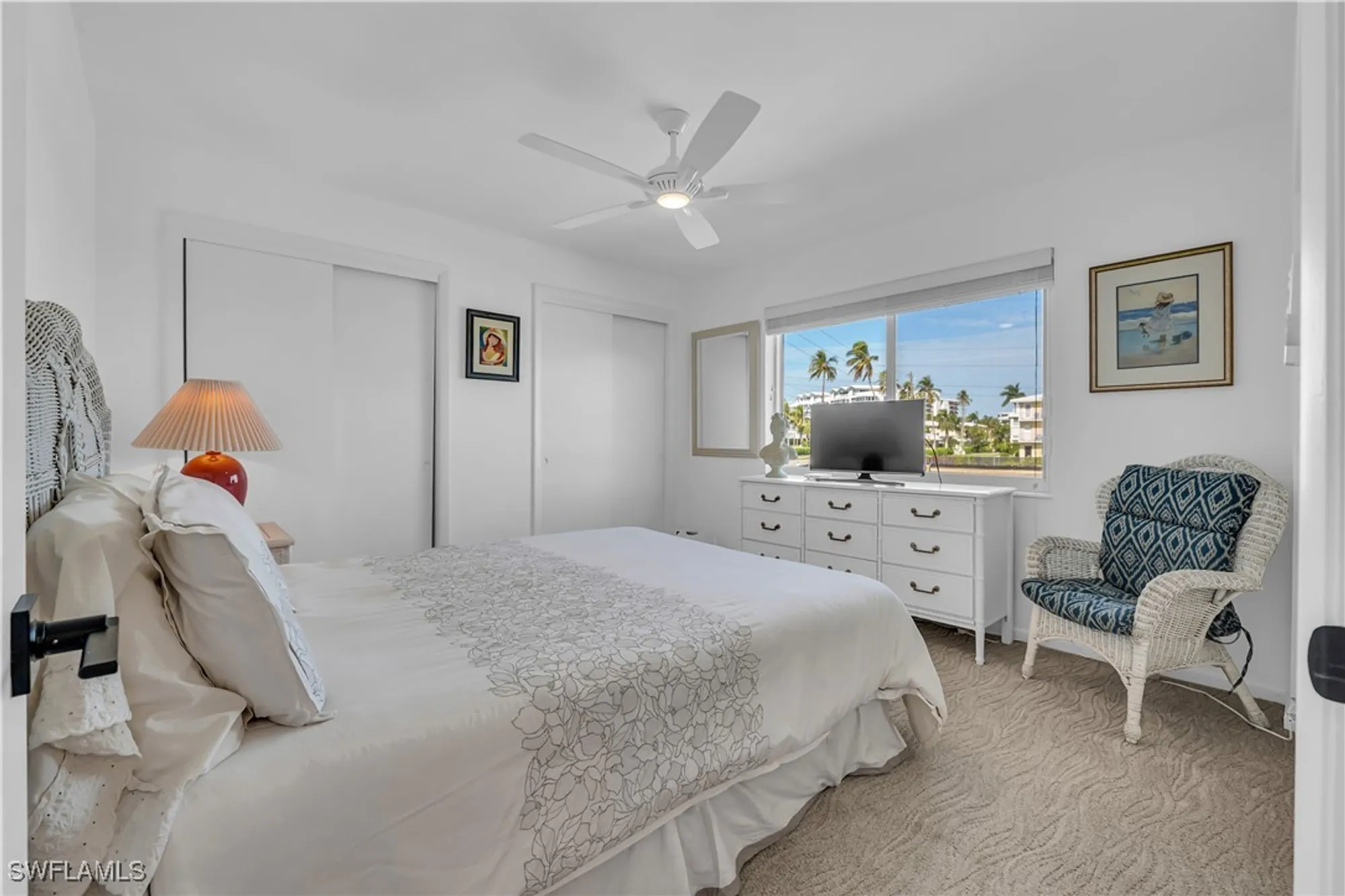 Property Slideshow image 16 of 38 | 1950 gulf shore blvd 201, Naples, FL, 34102