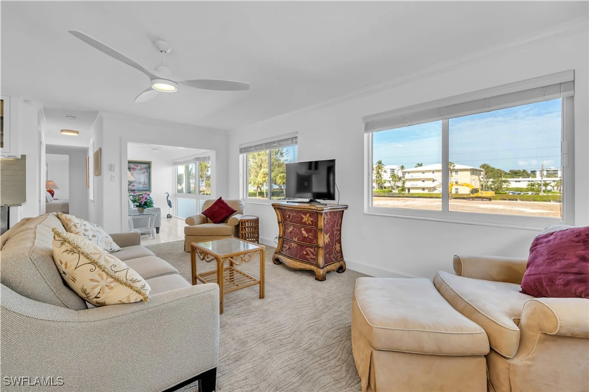 Property Slideshow image 12 of 38 | 1950 gulf shore blvd 201, Naples, FL, 34102