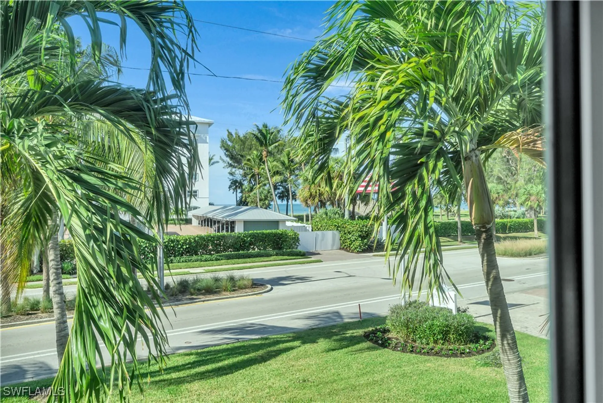 Property Slideshow image 26 of 38 | 1950 gulf shore blvd 201, Naples, FL, 34102