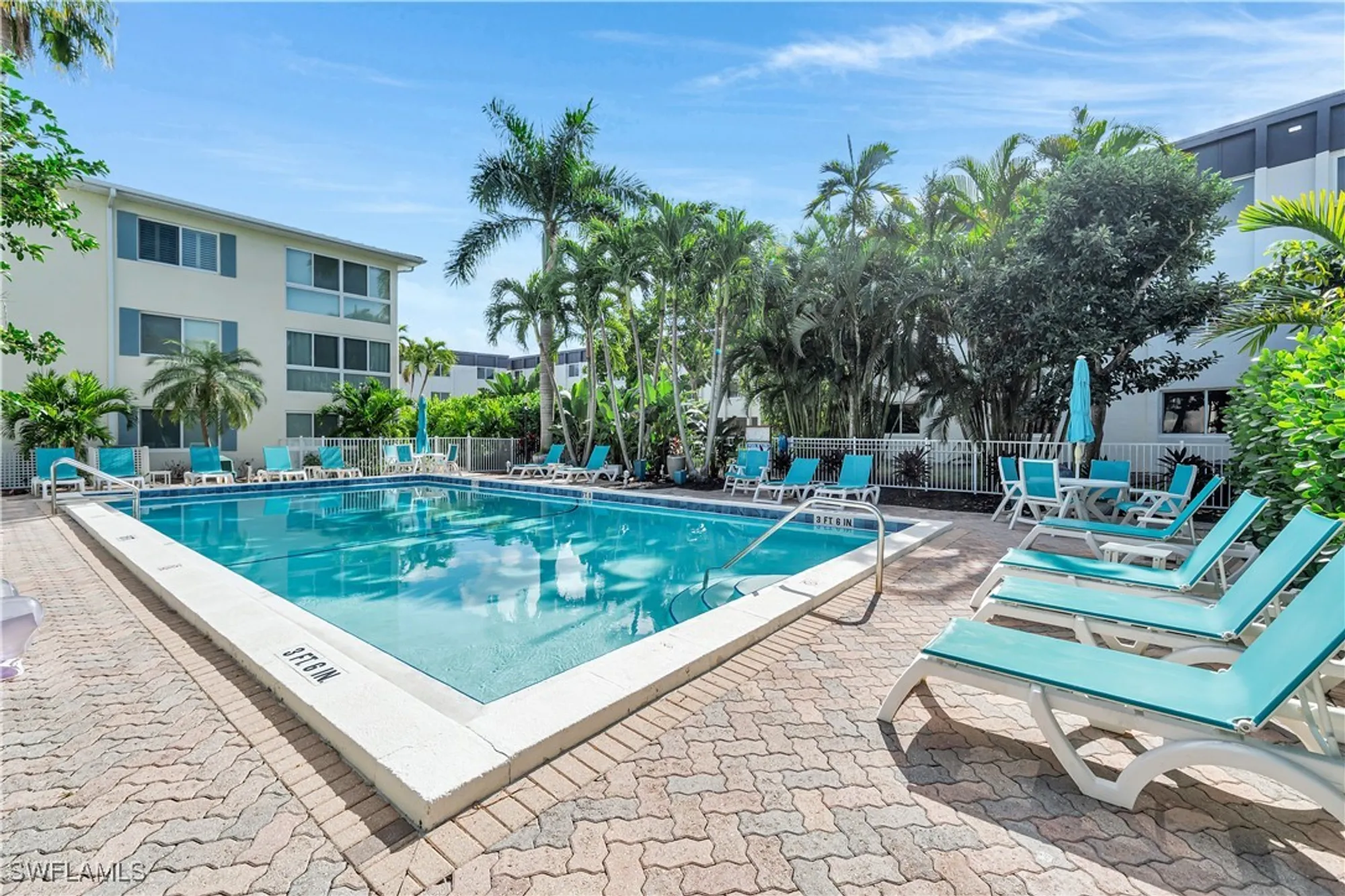 Property Slideshow image 21 of 38 | 1950 gulf shore blvd 201, Naples, FL, 34102