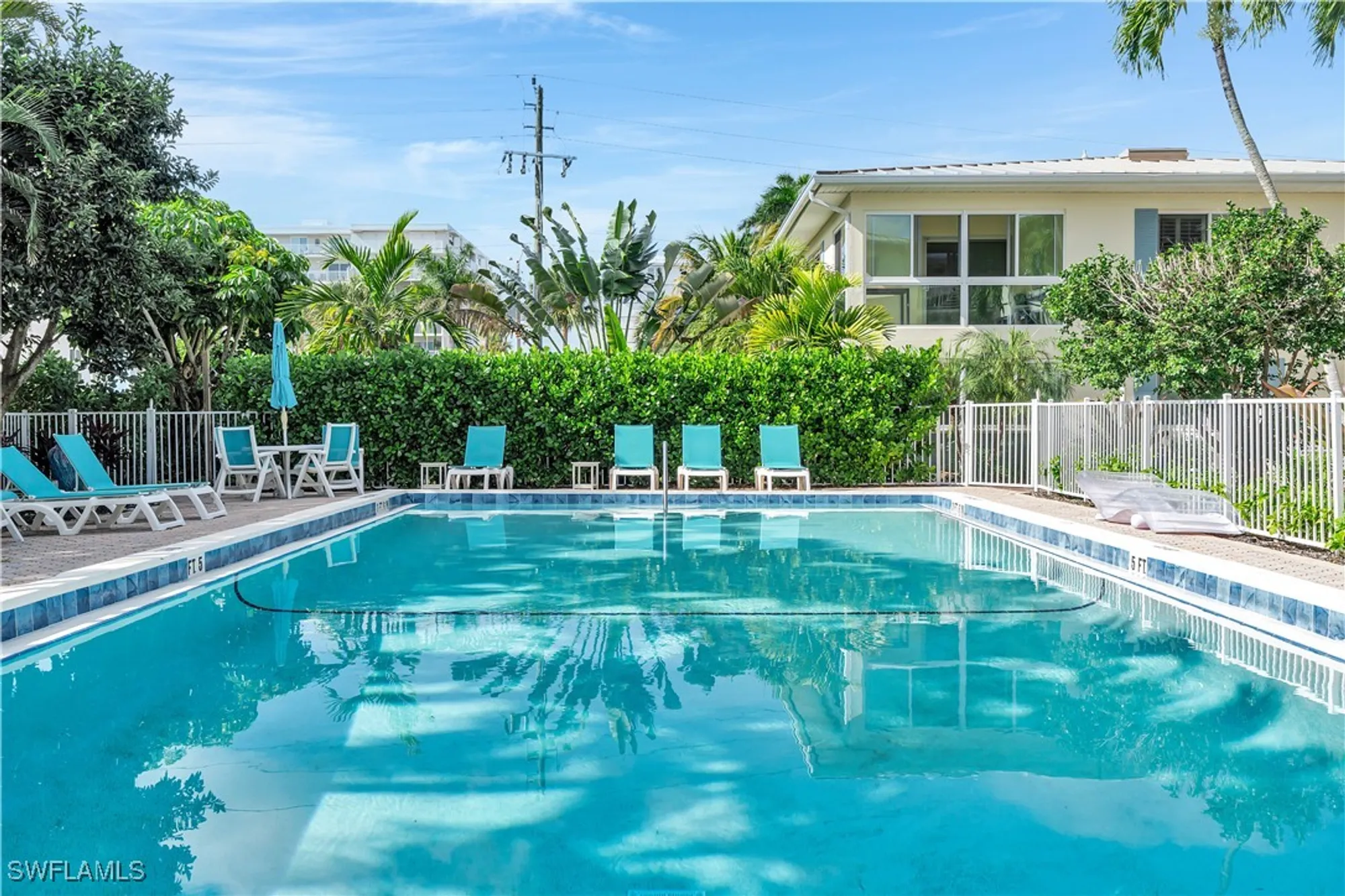 Property Slideshow image 22 of 38 | 1950 gulf shore blvd 201, Naples, FL, 34102