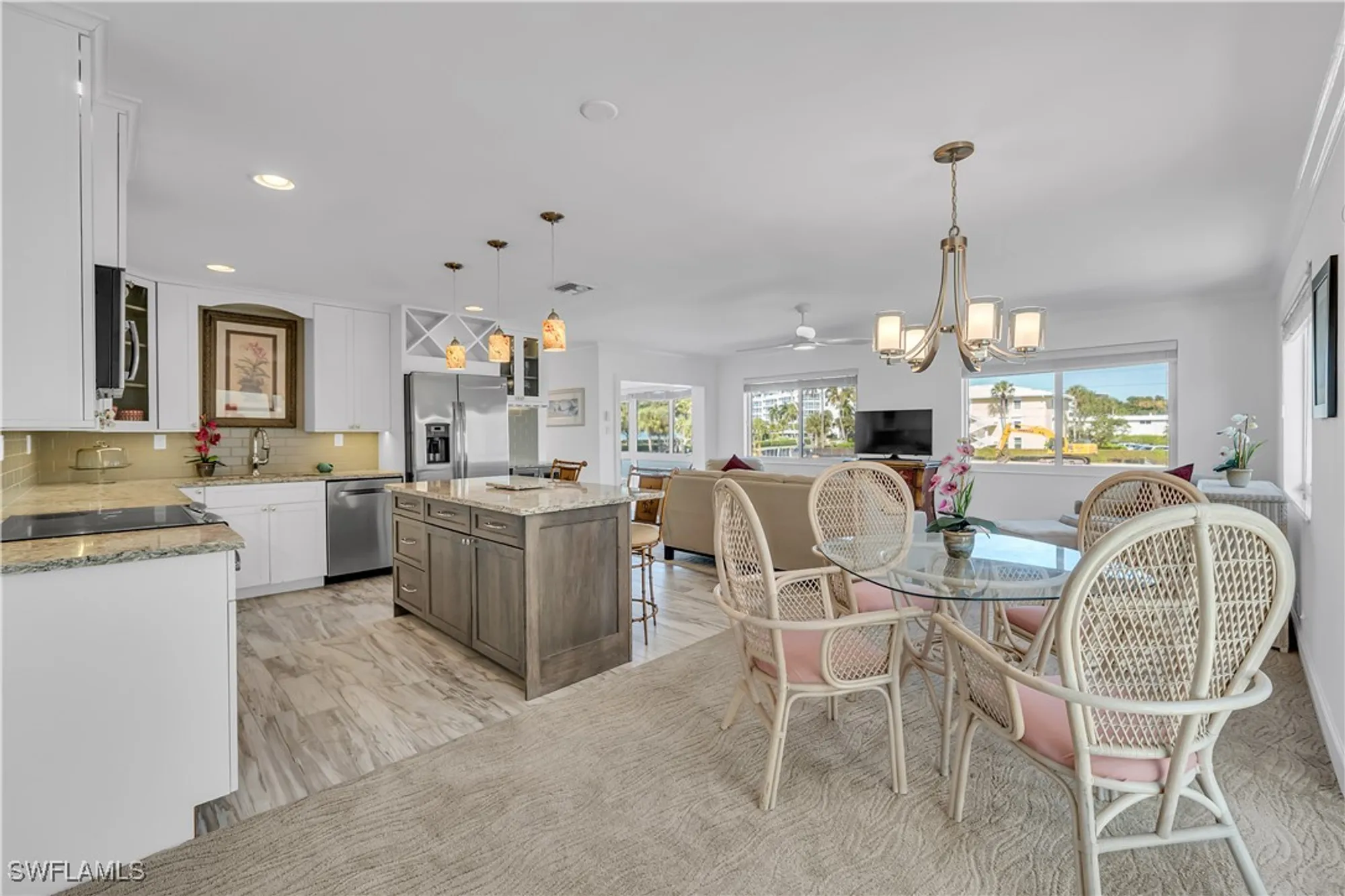 Property Slideshow image 6 of 38 | 1950 gulf shore blvd 201, Naples, FL, 34102