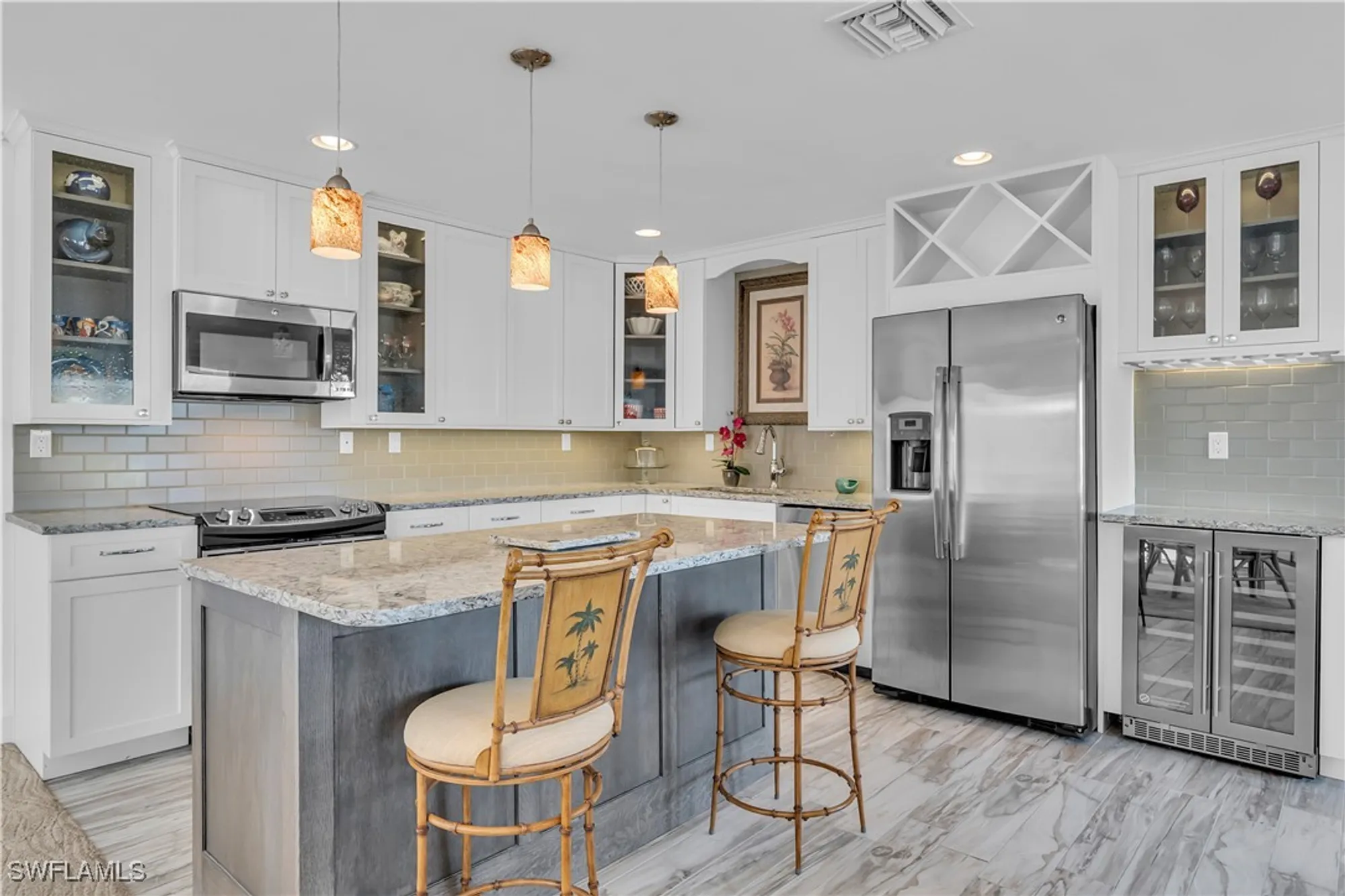 Property Slideshow image 7 of 38 | 1950 gulf shore blvd 201, Naples, FL, 34102