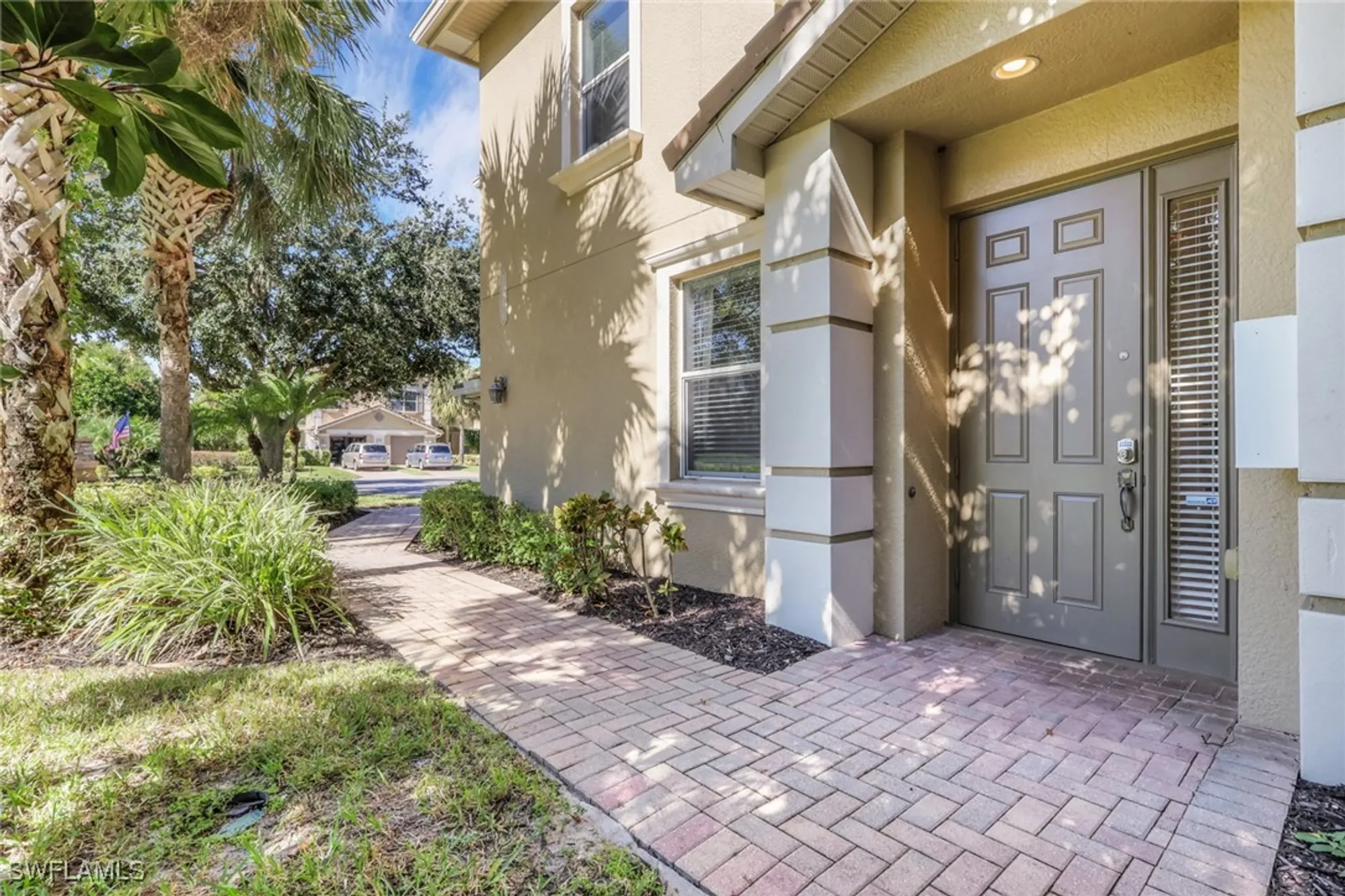Property Slideshow image 3 of 35 | 3240 cottonwood bnd apt 206, Fort Myers, FL, 33905