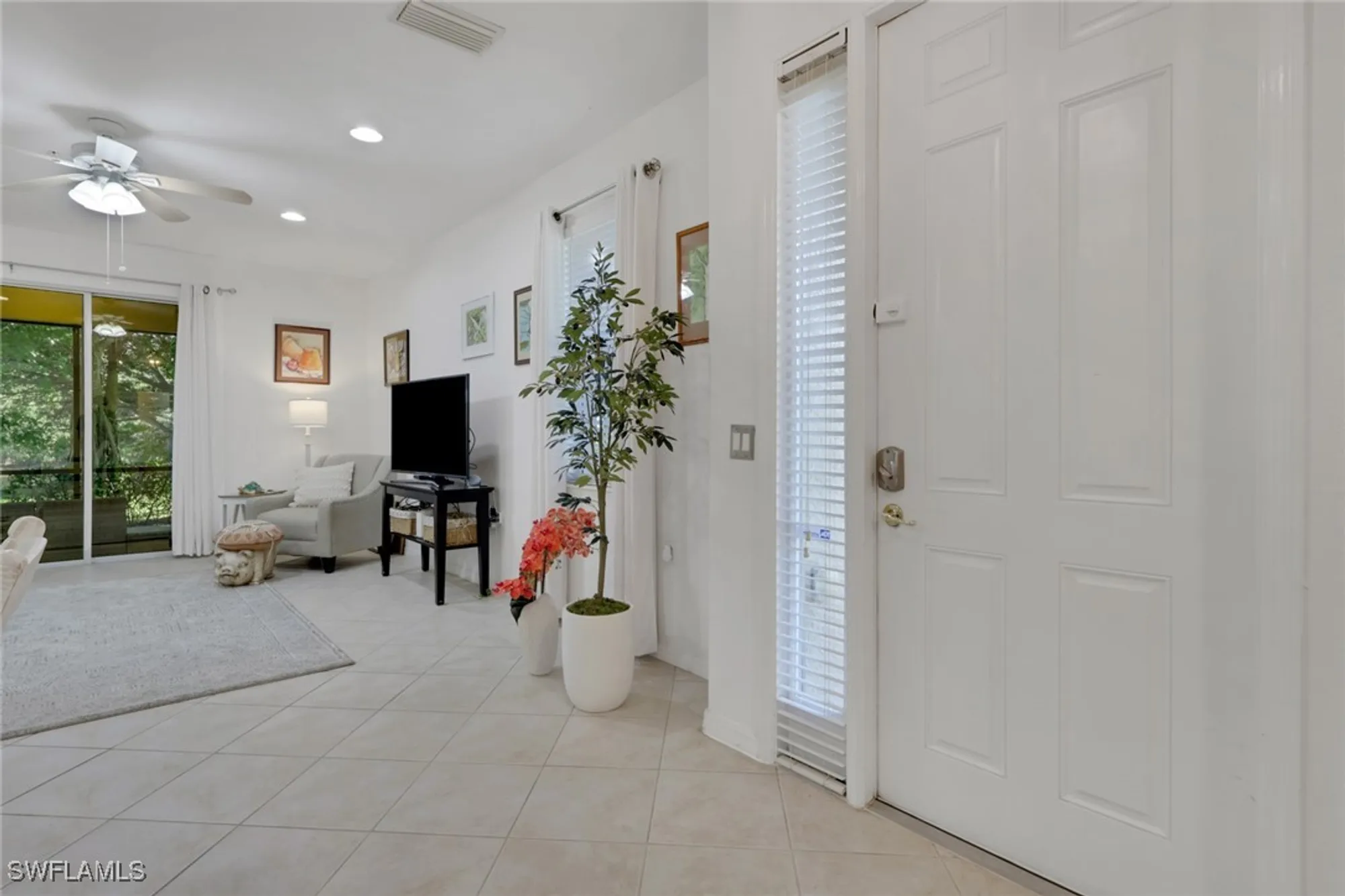 Property Slideshow image 5 of 35 | 3240 cottonwood bnd apt 206, Fort Myers, FL, 33905