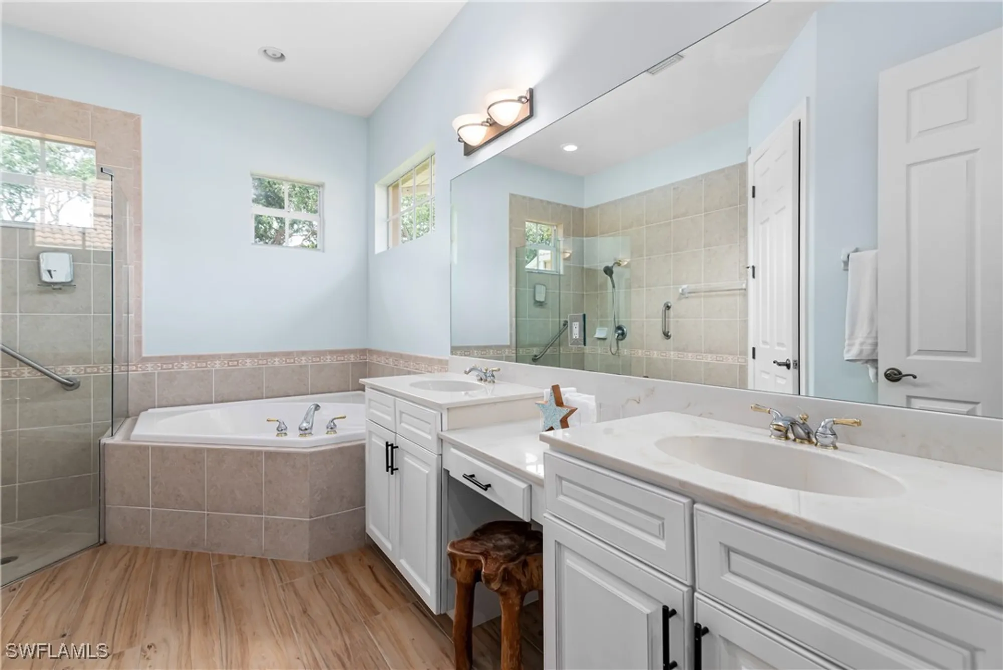 Property Slideshow image 19 of 30 | 6840 bent grass dr, Naples, FL, 34113