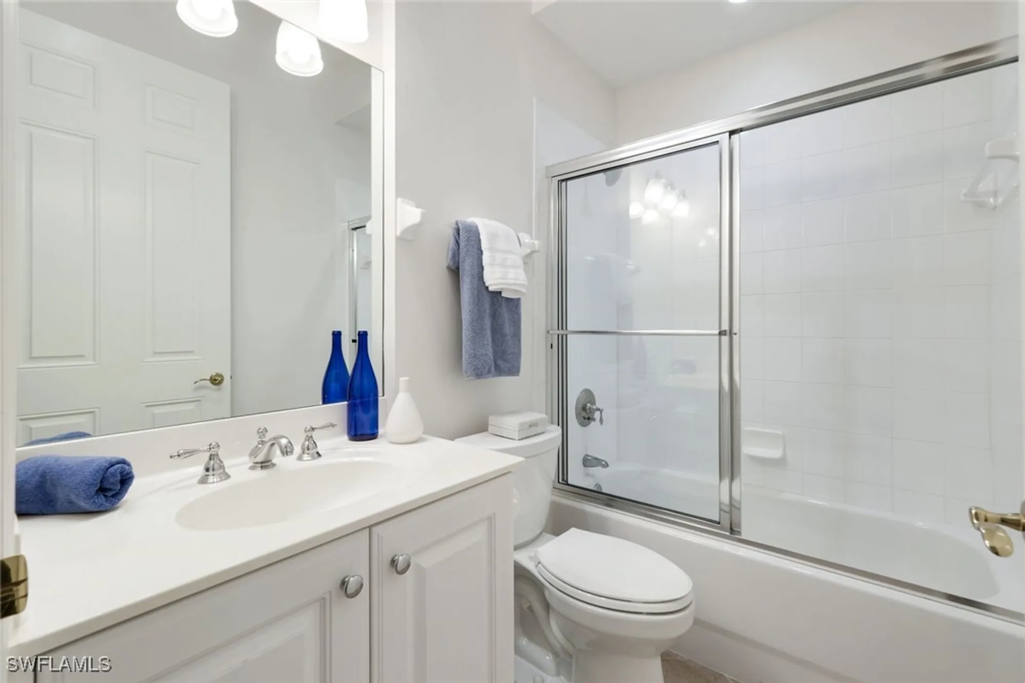 Property Slideshow image 22 of 39 | 9255 museo cir 102, Naples, FL, 34114