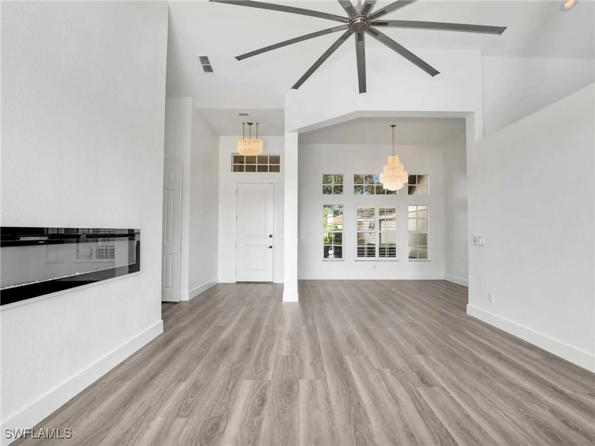 Property Slideshow image 14 of 49 | 8983 mustang island cir, Naples, FL, 34113