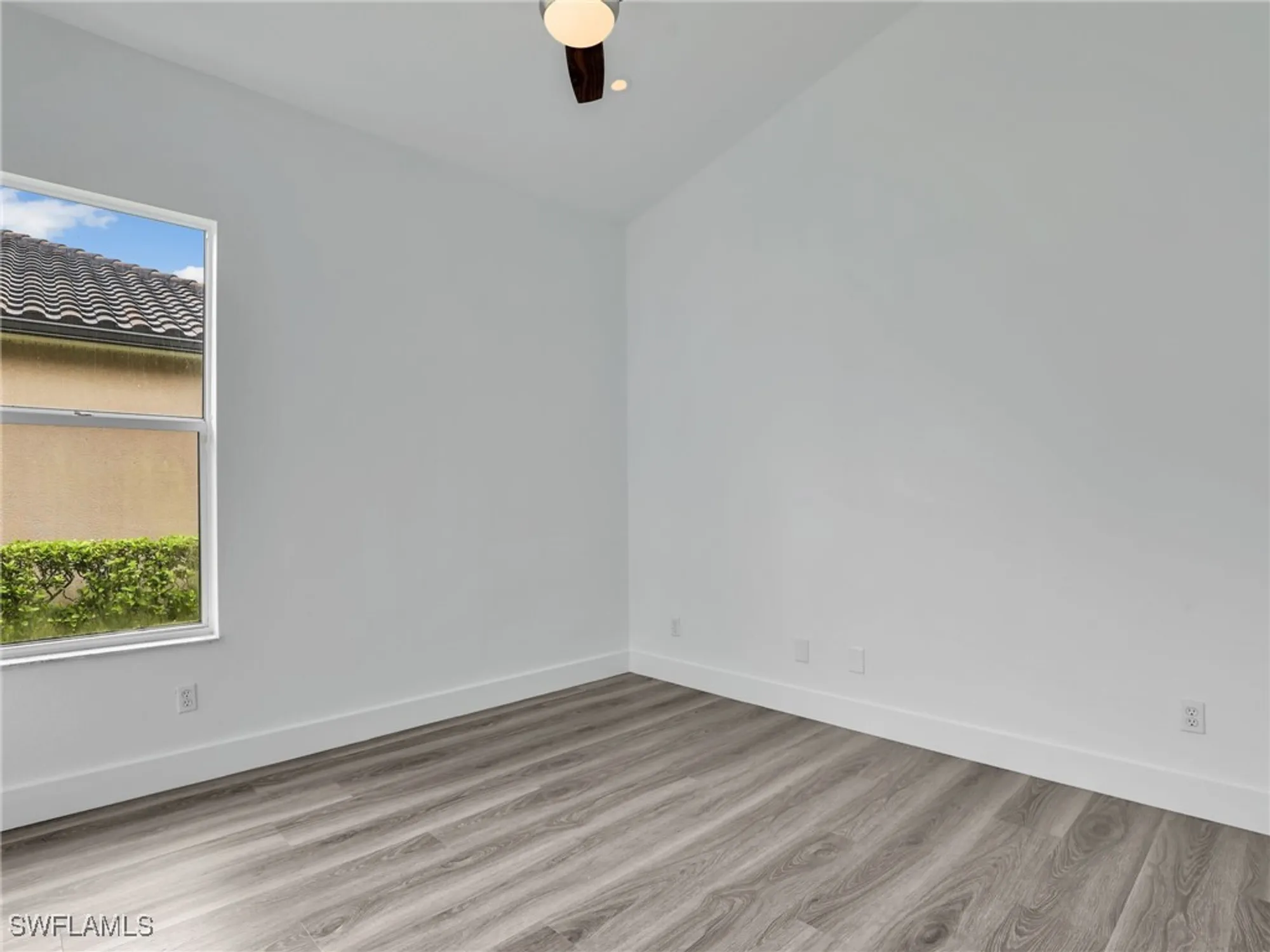 Property Slideshow image 30 of 49 | 8983 mustang island cir, Naples, FL, 34113