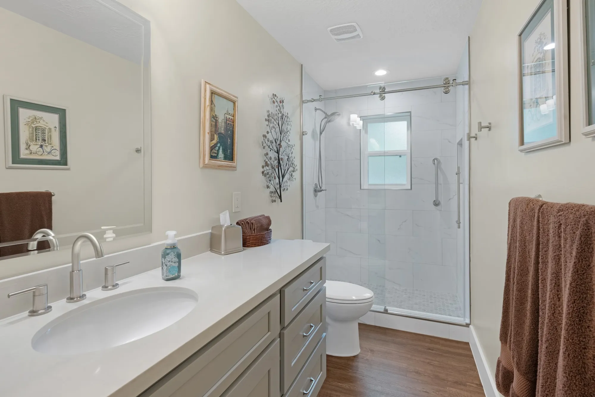 Property Slideshow image 26 of 41 | 2919 n peach hollow cir, Pearland, TX, 77584