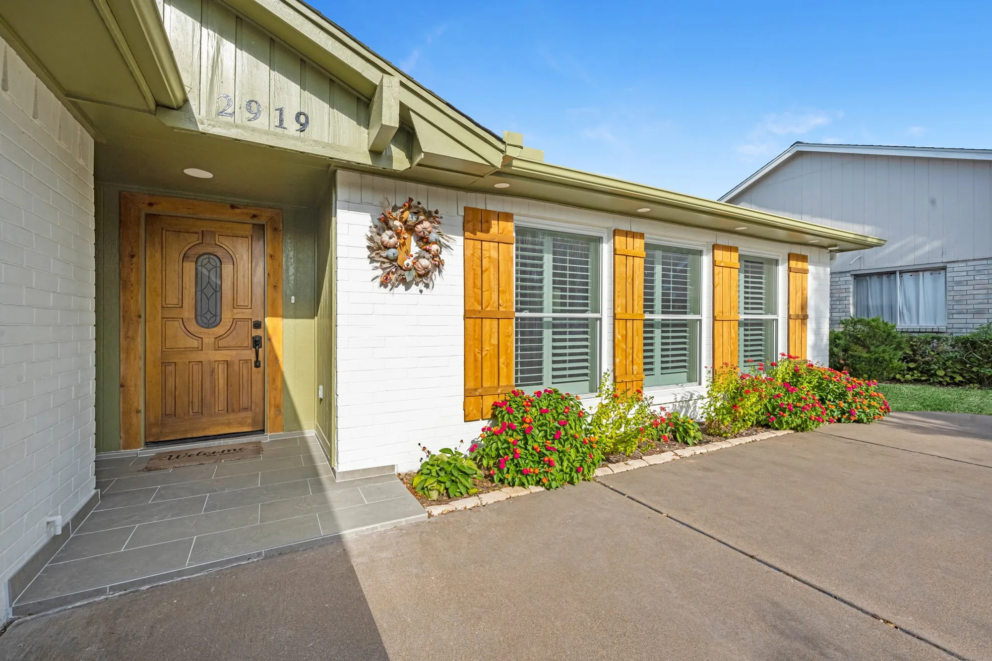 Property Slideshow image 2 of 41 | 2919 n peach hollow cir, Pearland, TX, 77584