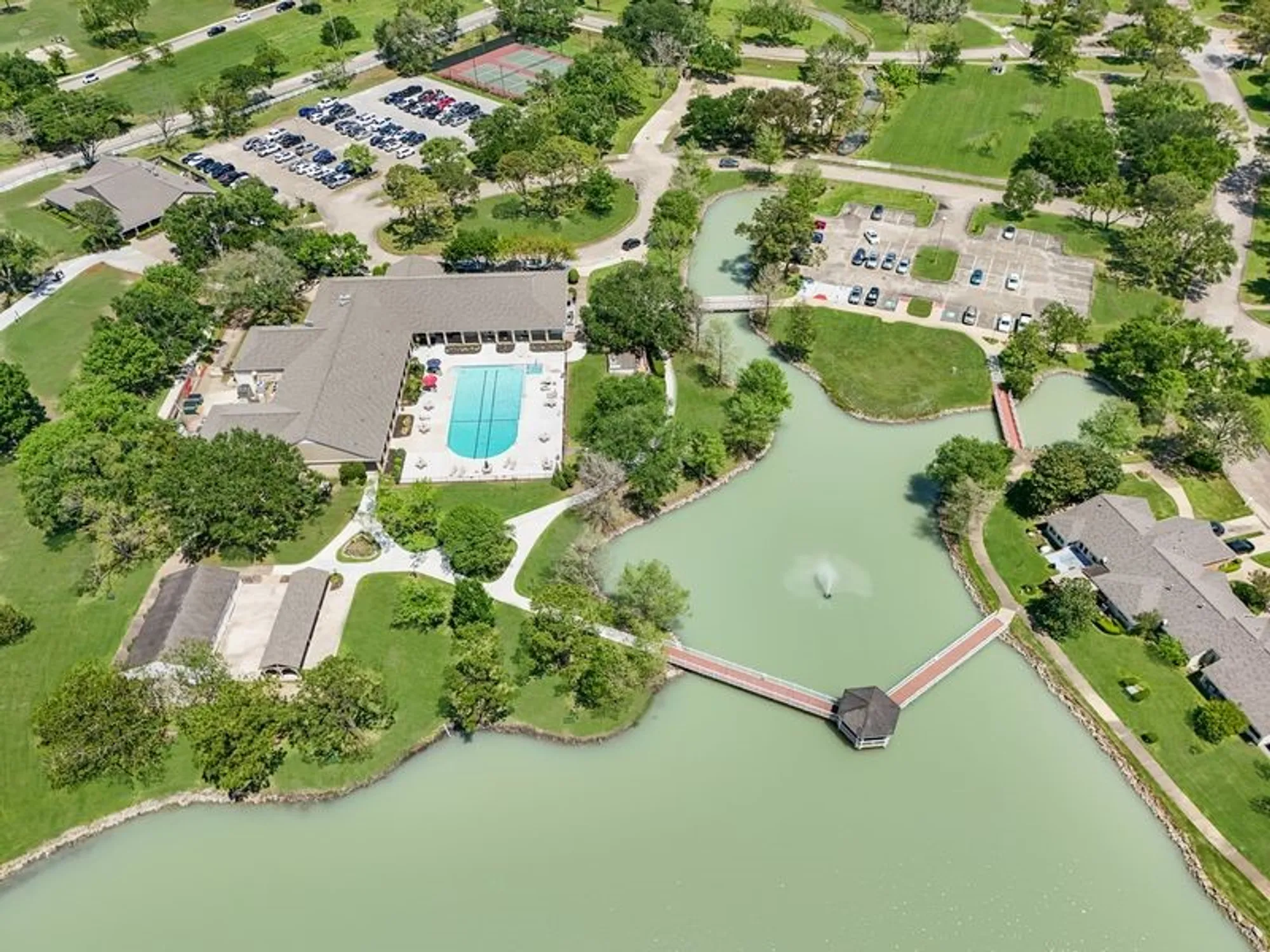 Property Slideshow image 37 of 41 | 2919 n peach hollow cir, Pearland, TX, 77584