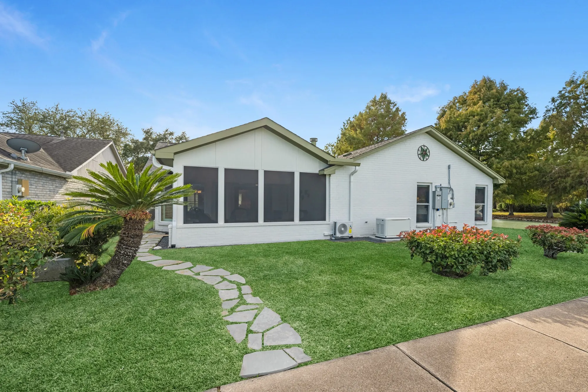 Property Slideshow image 31 of 41 | 2919 n peach hollow cir, Pearland, TX, 77584